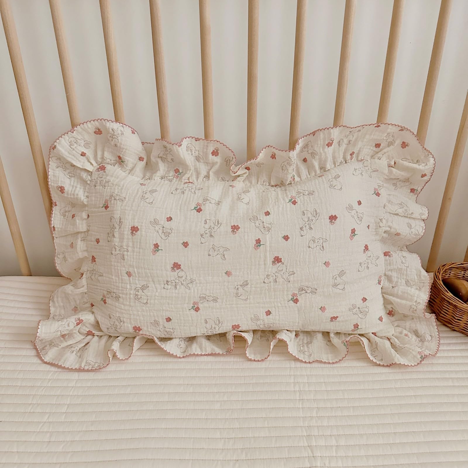 BuLuTu Machine-Washable design simplifies care and preserves vibrant prints
