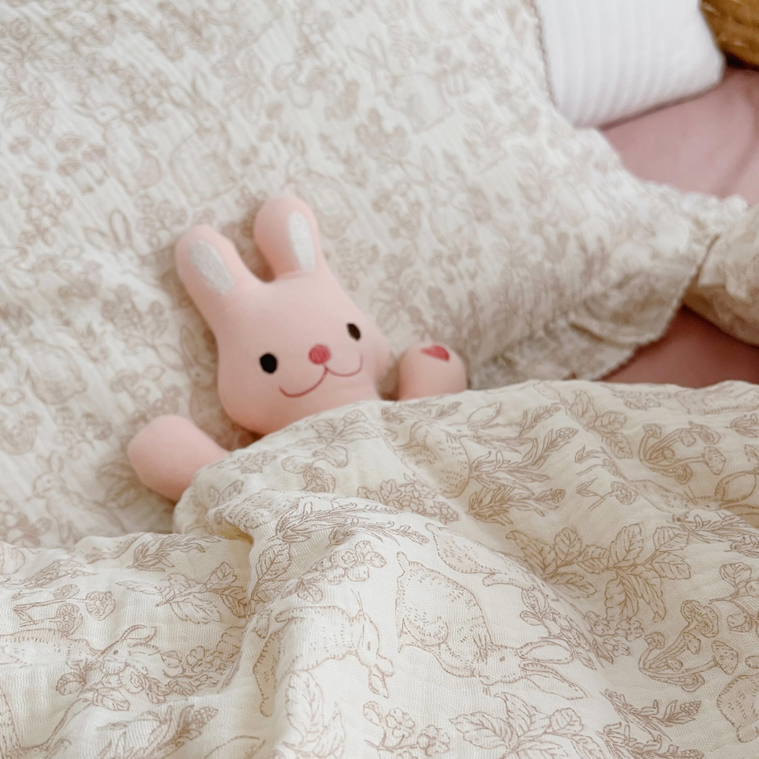 Bulutu machine-washable pillowcase keeps colors vibrant