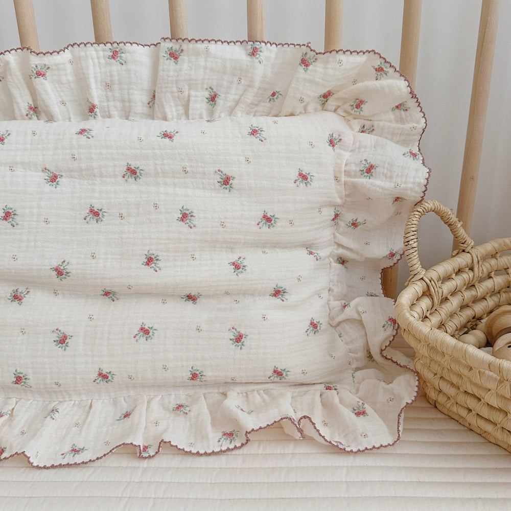 BuLuTu machine-washable pillowcase remains vibrant after washes.