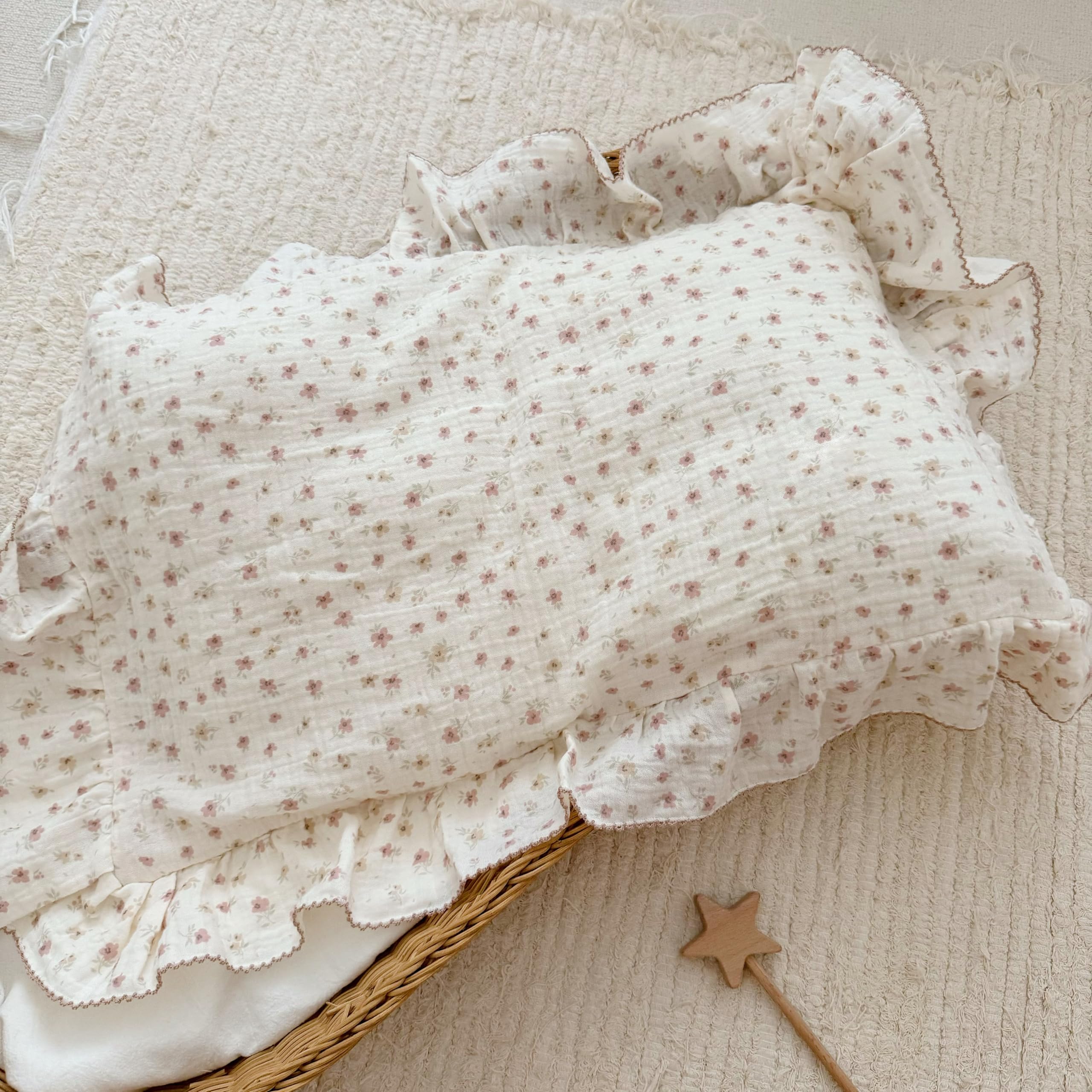 BuLuTu machine-washable pillowcase keeps colors vibrant after washing