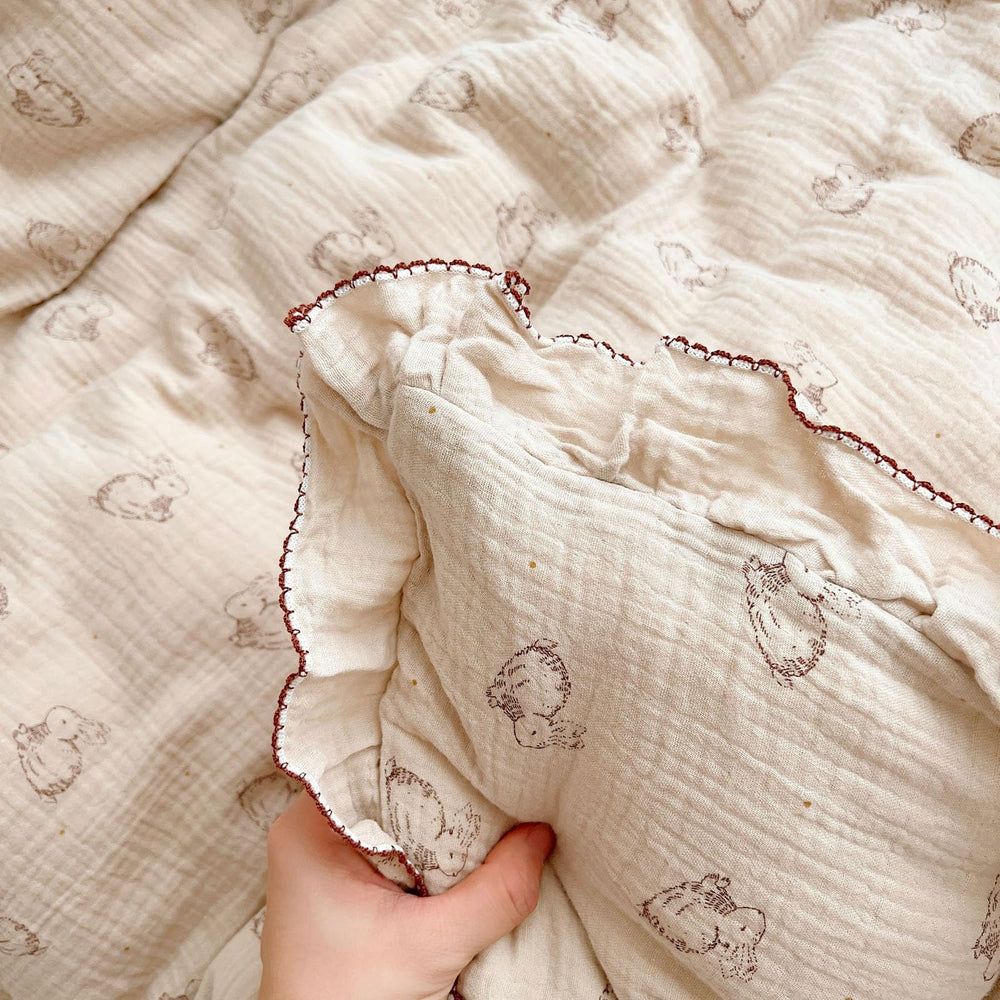 BuLuTu pillowcase is machine washable, stays vibrant after washes.