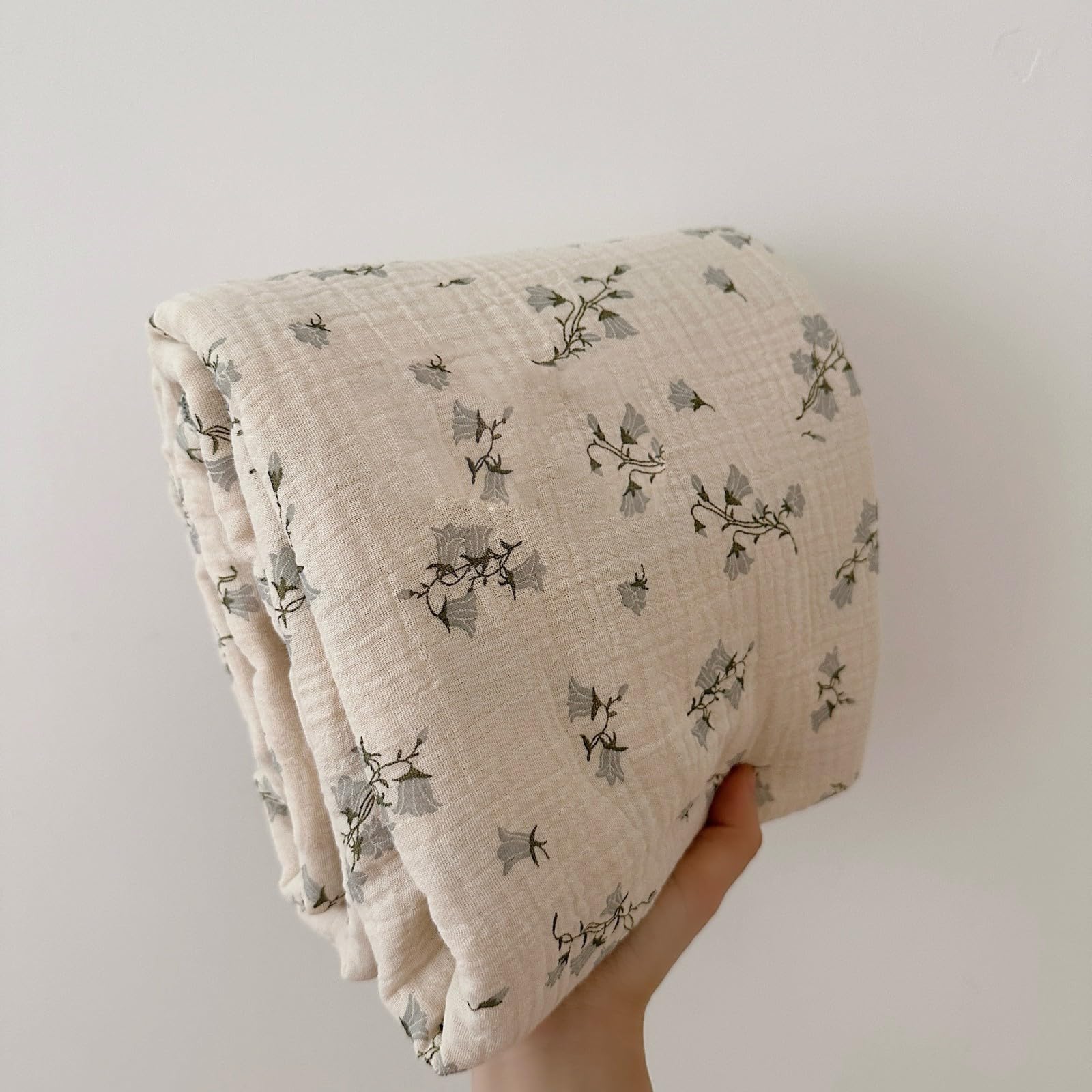 BuLuTu breathable, lightweight muslin blanket for year round comfort