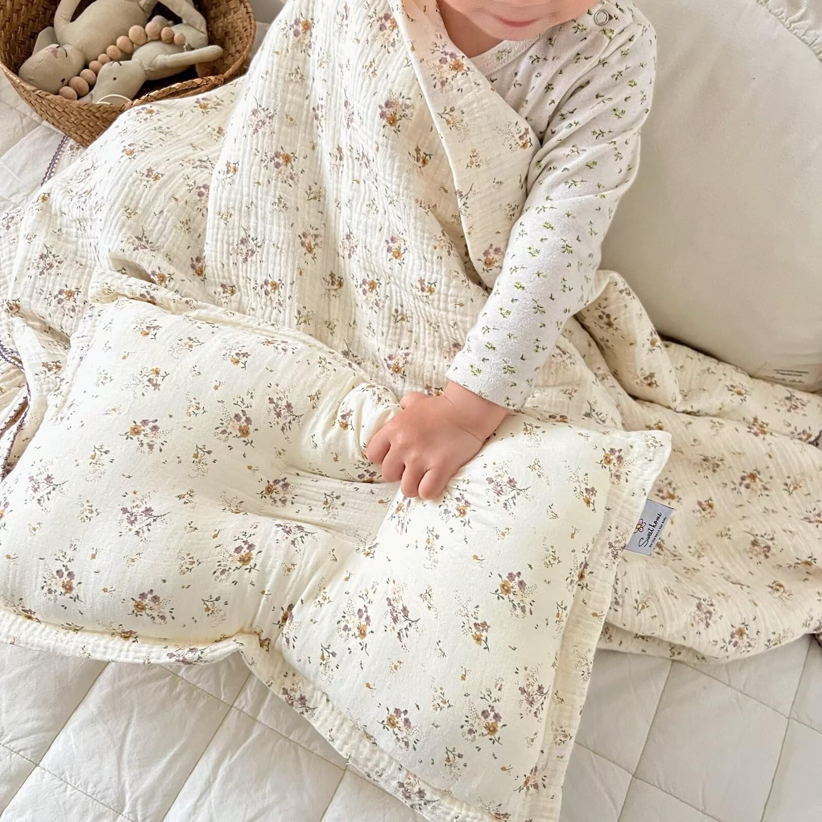 BuLuTu muslin blanket is machine washable for easy care.