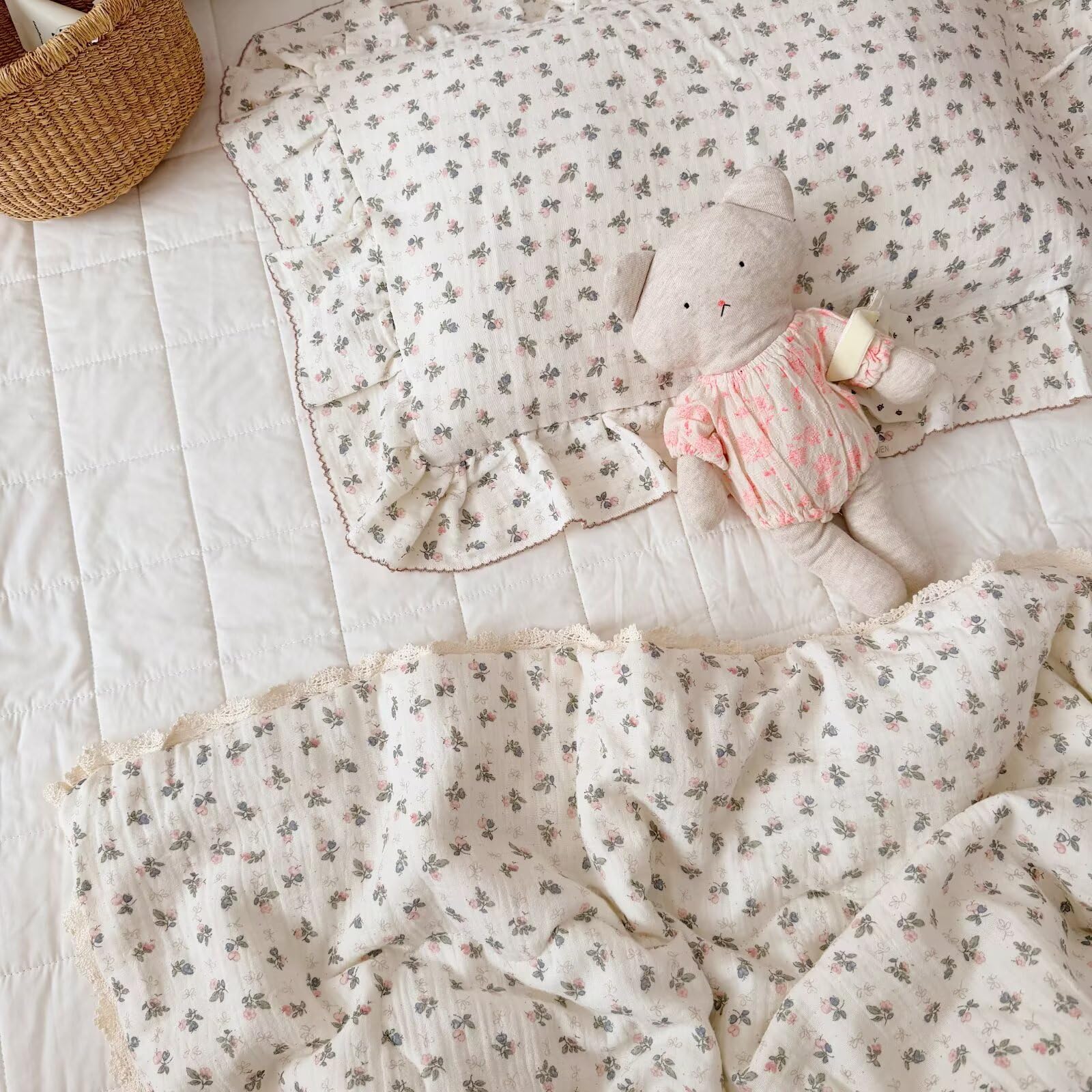 Travel-friendly BuLuTu pillowcase is easy to clean for daycare use.