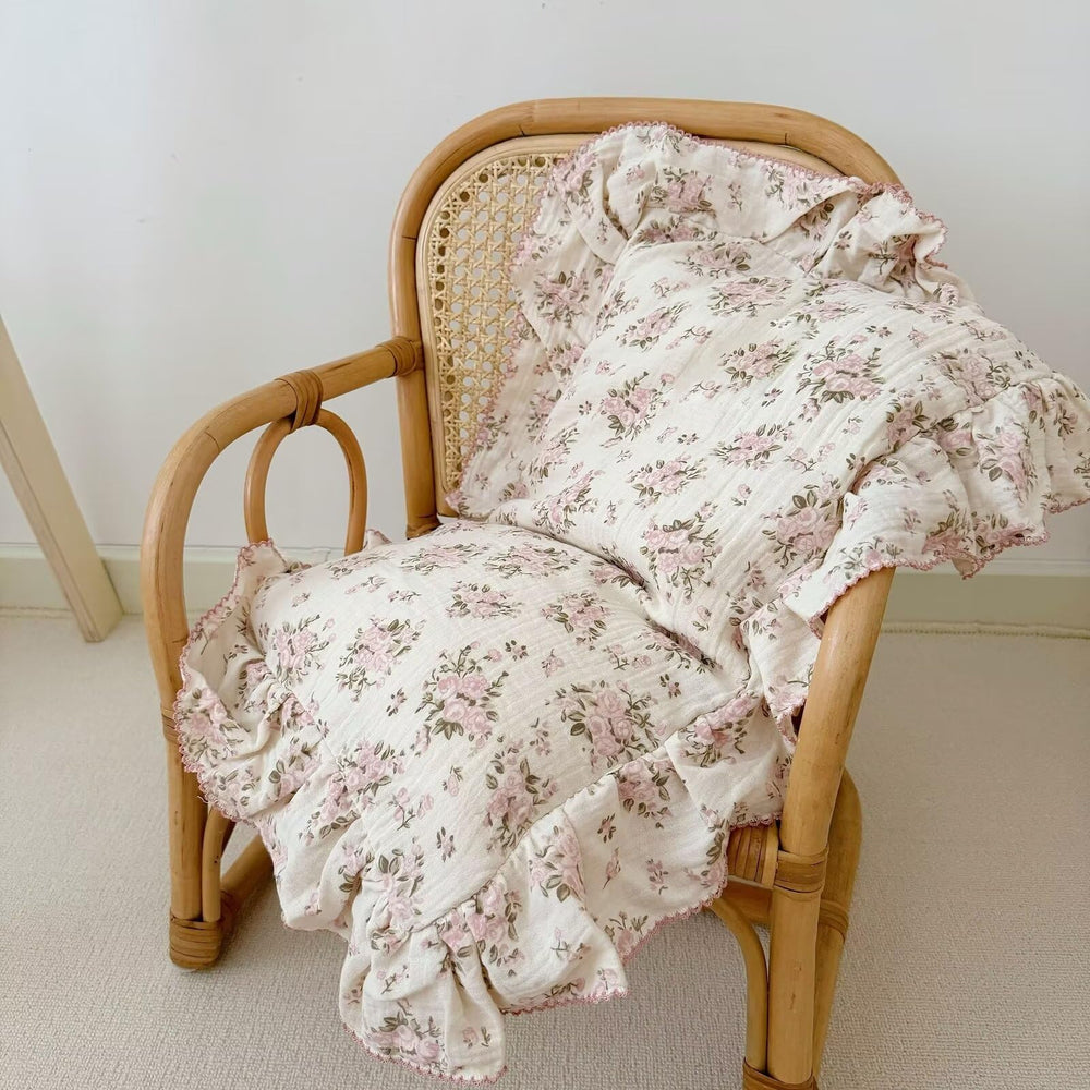 BuLuTu pillowcase is machine washable and retains color after washes.