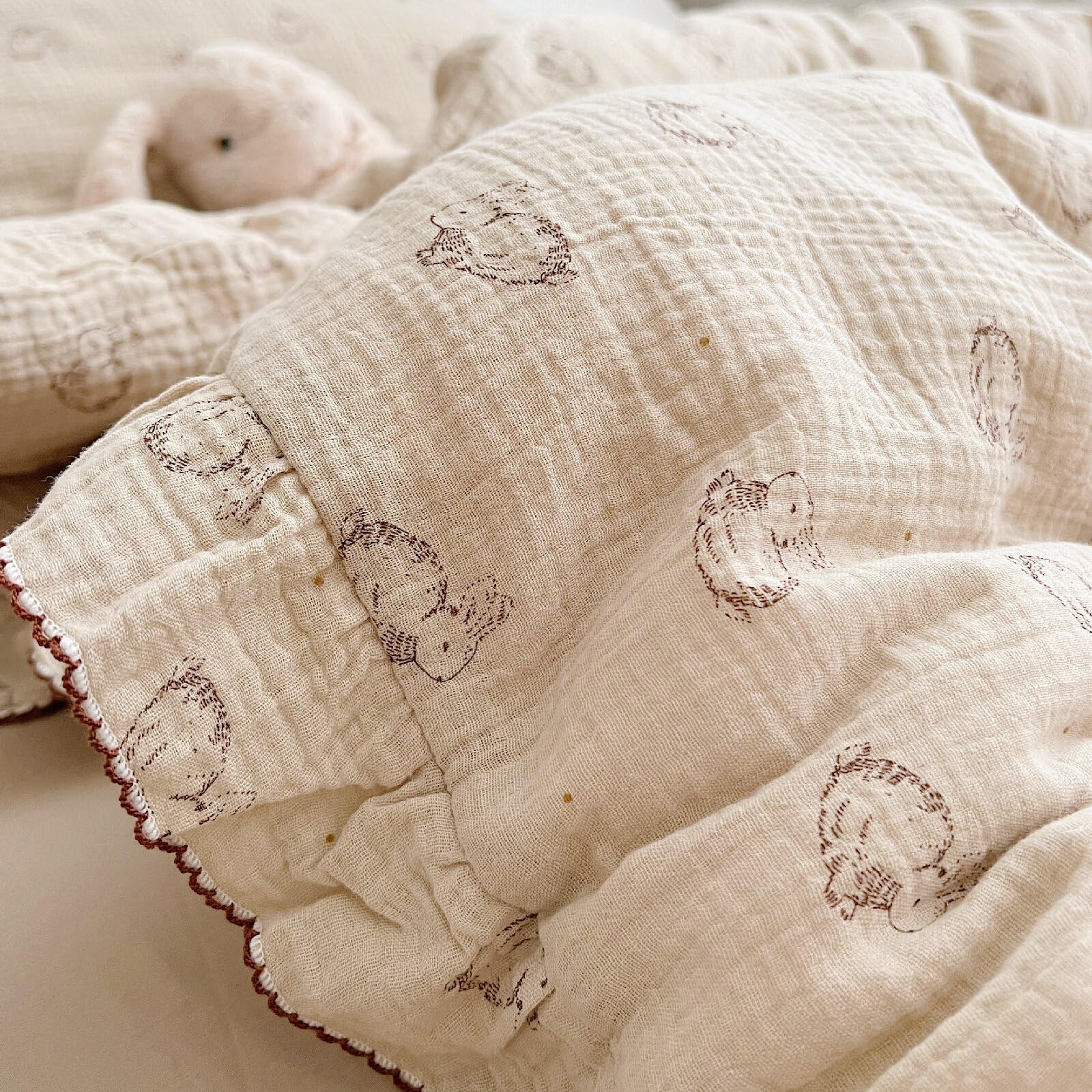BuLuTu pillowcase features enveloped closure for secure pillow protection.