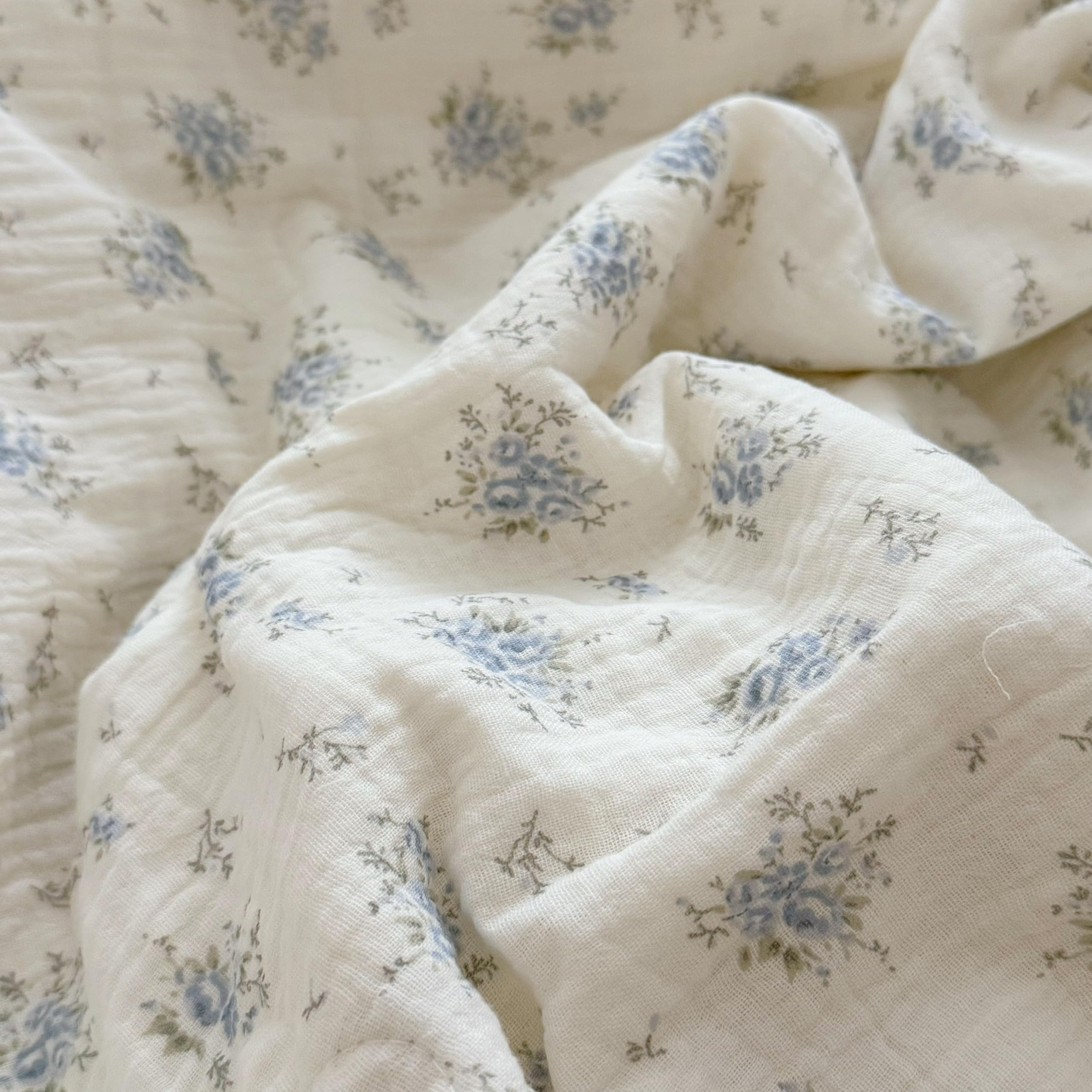 Travel-ready BuLuTu pillowcase ideal for easy packing and on-the-go naps.