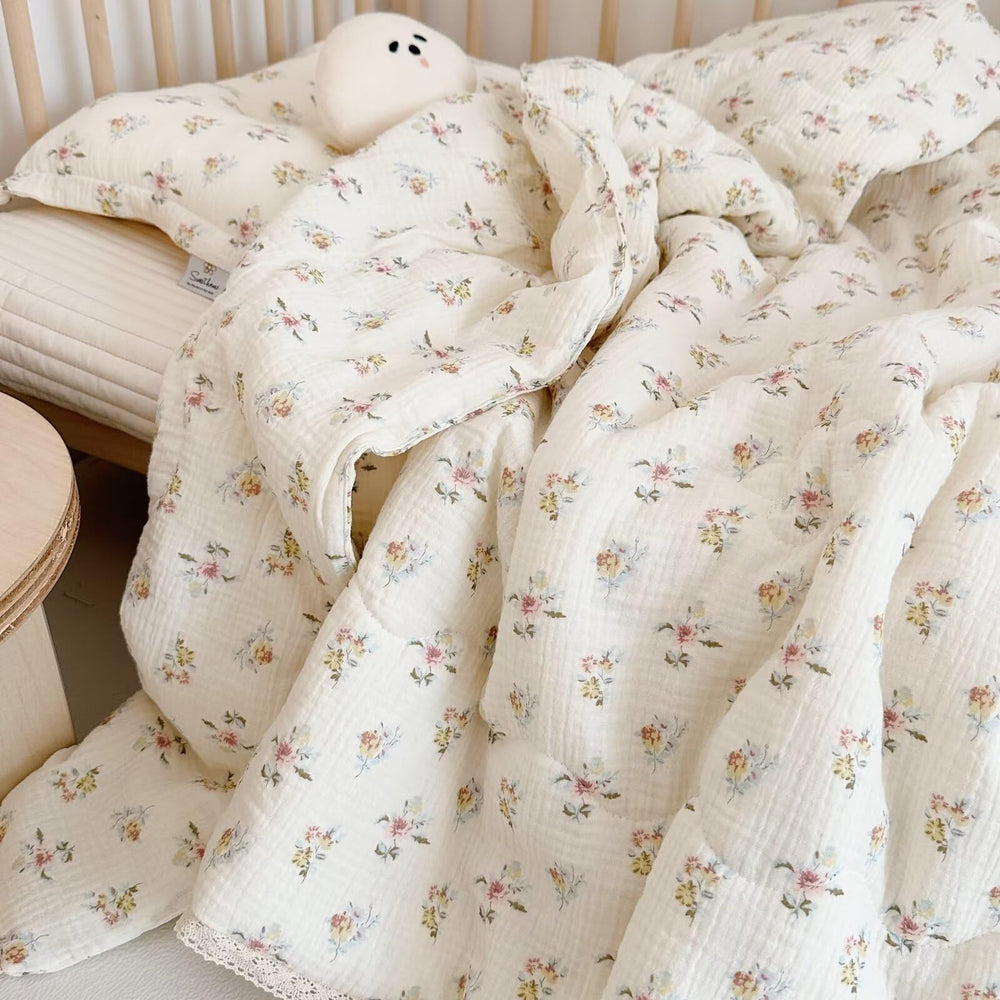 BuLuTu two-layer muslin fabric provides soft, skin-friendly touch.