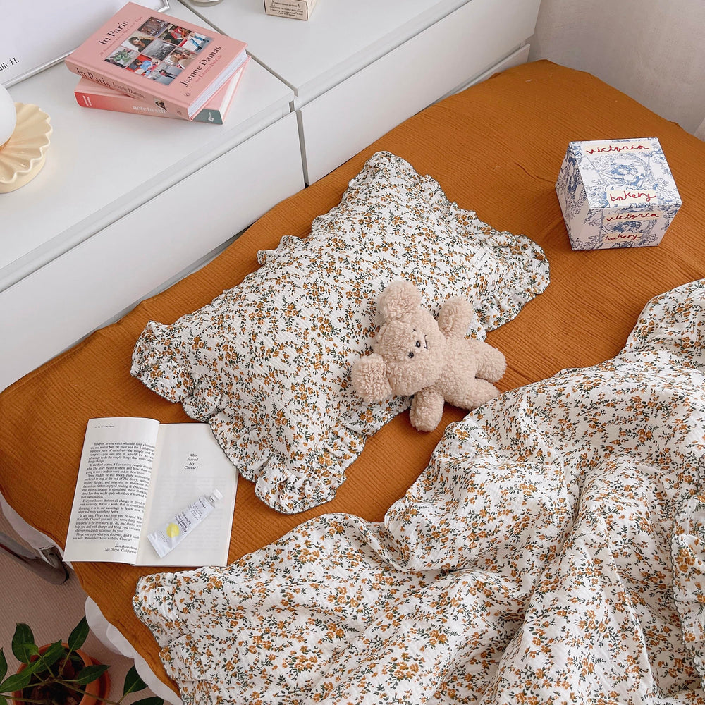 BuLuTu Hibiscus pattern pillowcase in breathable muslin for gentle nights