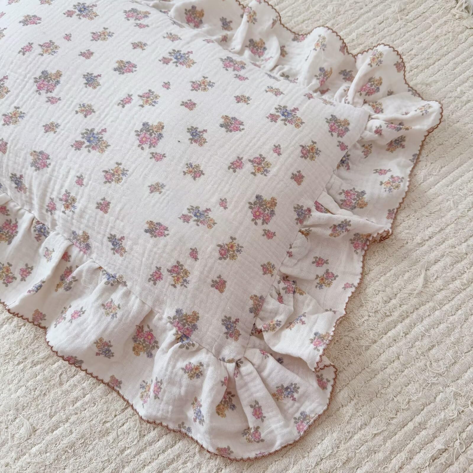 BuLuTu standard pillowcase 20x26 ideal for kids' twin beds.