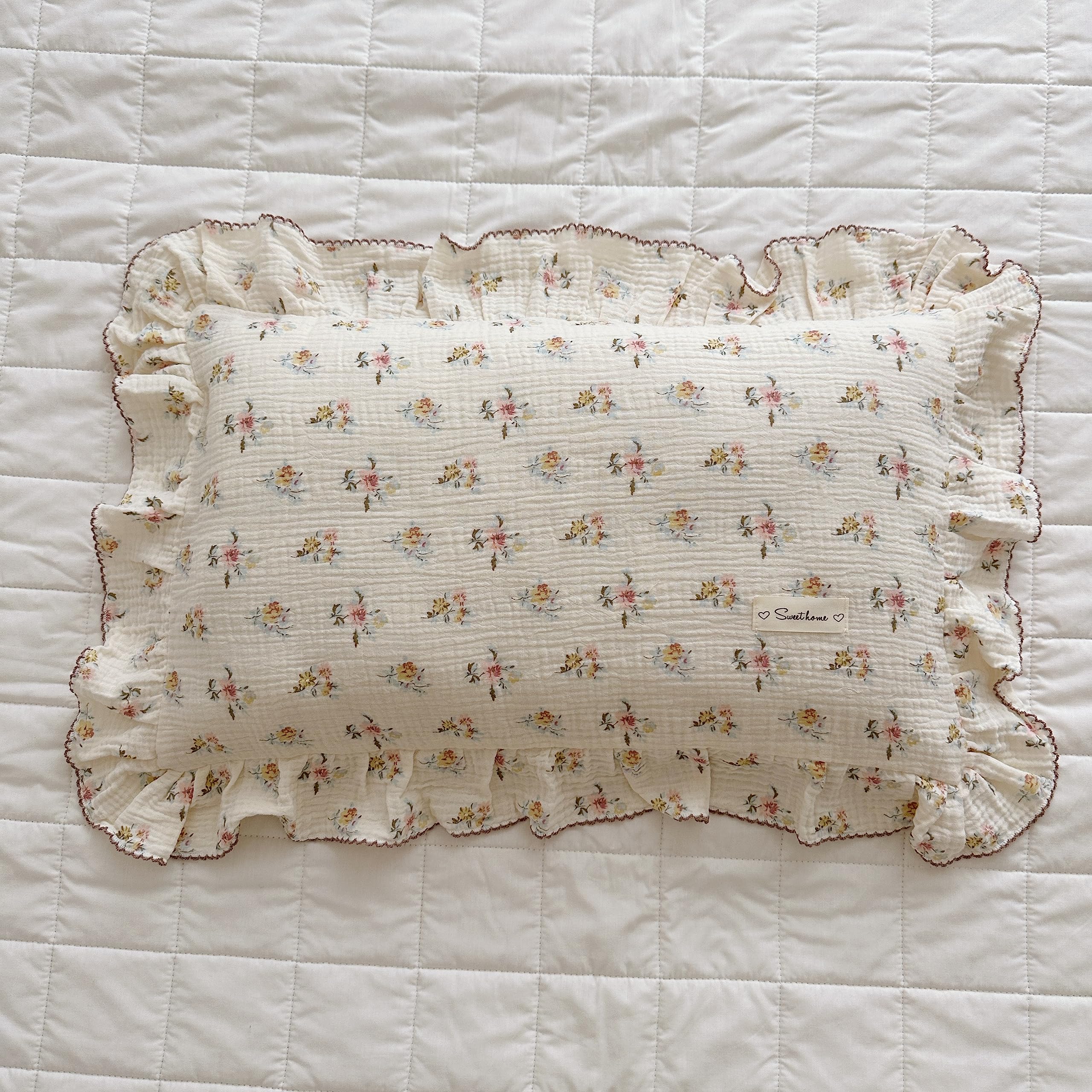 BuLuTu standard 26x20 pillowcase with cheerful flowers for kids beds