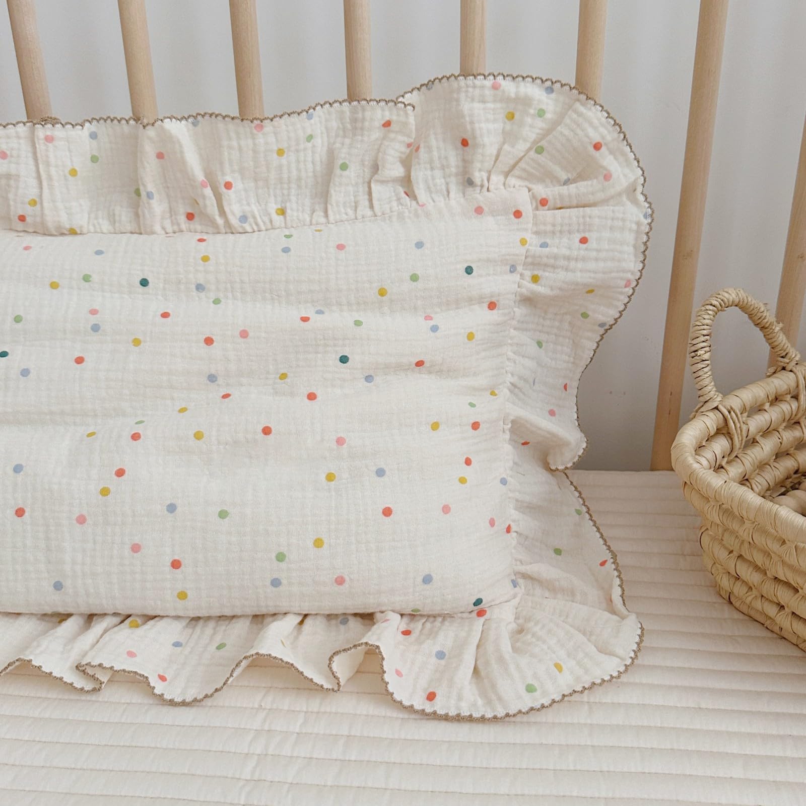 BuLuTu pillowcase is travel-friendly for on-the-go naps and stays tidy.