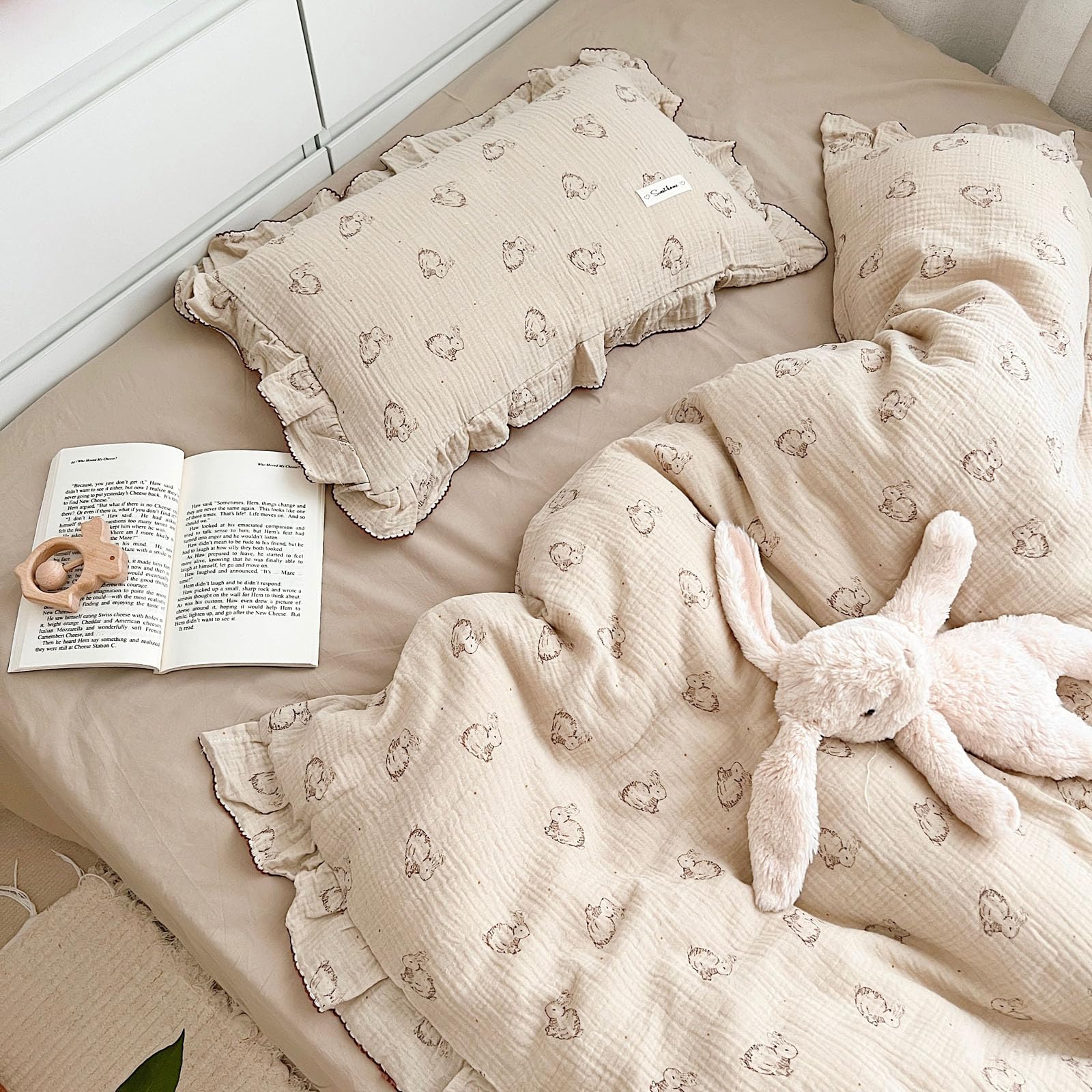 BuLuTu pillowcase ideal for cribs, toddler beds, and travel.