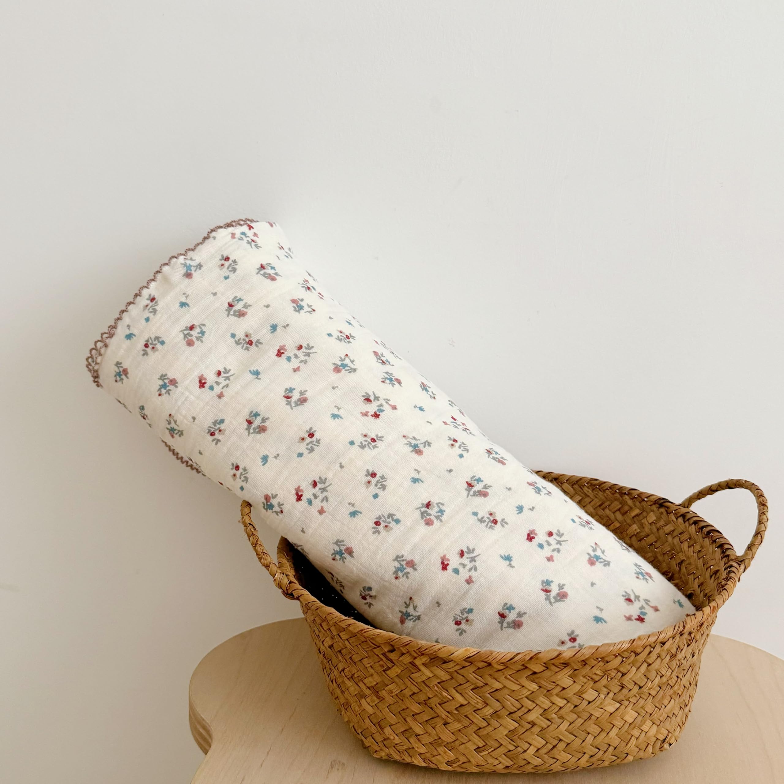 BuLuTu versatile blanket supports naps travel and stroller outings with ease