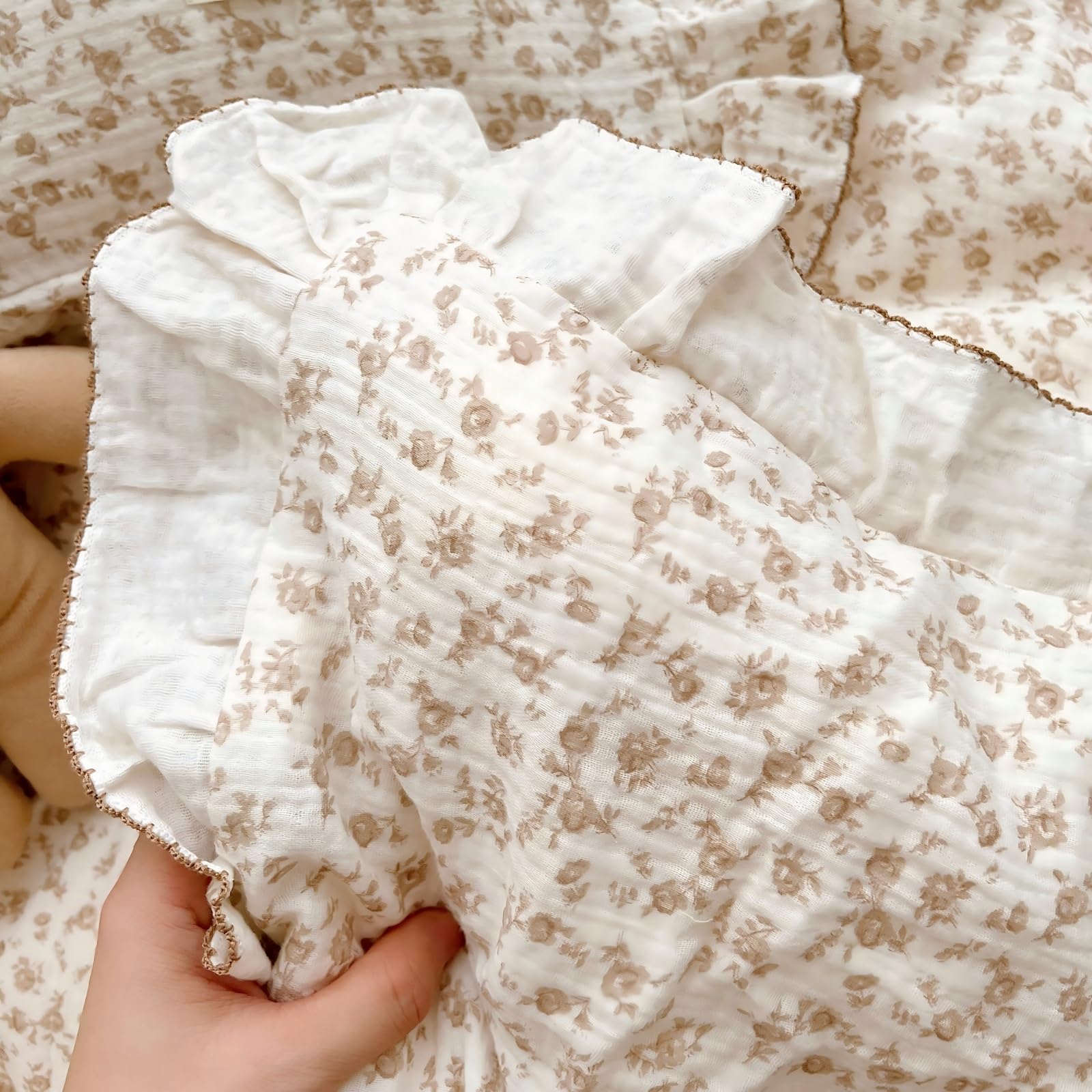 BuLuTu versatile fit for baby and toddler bedding.