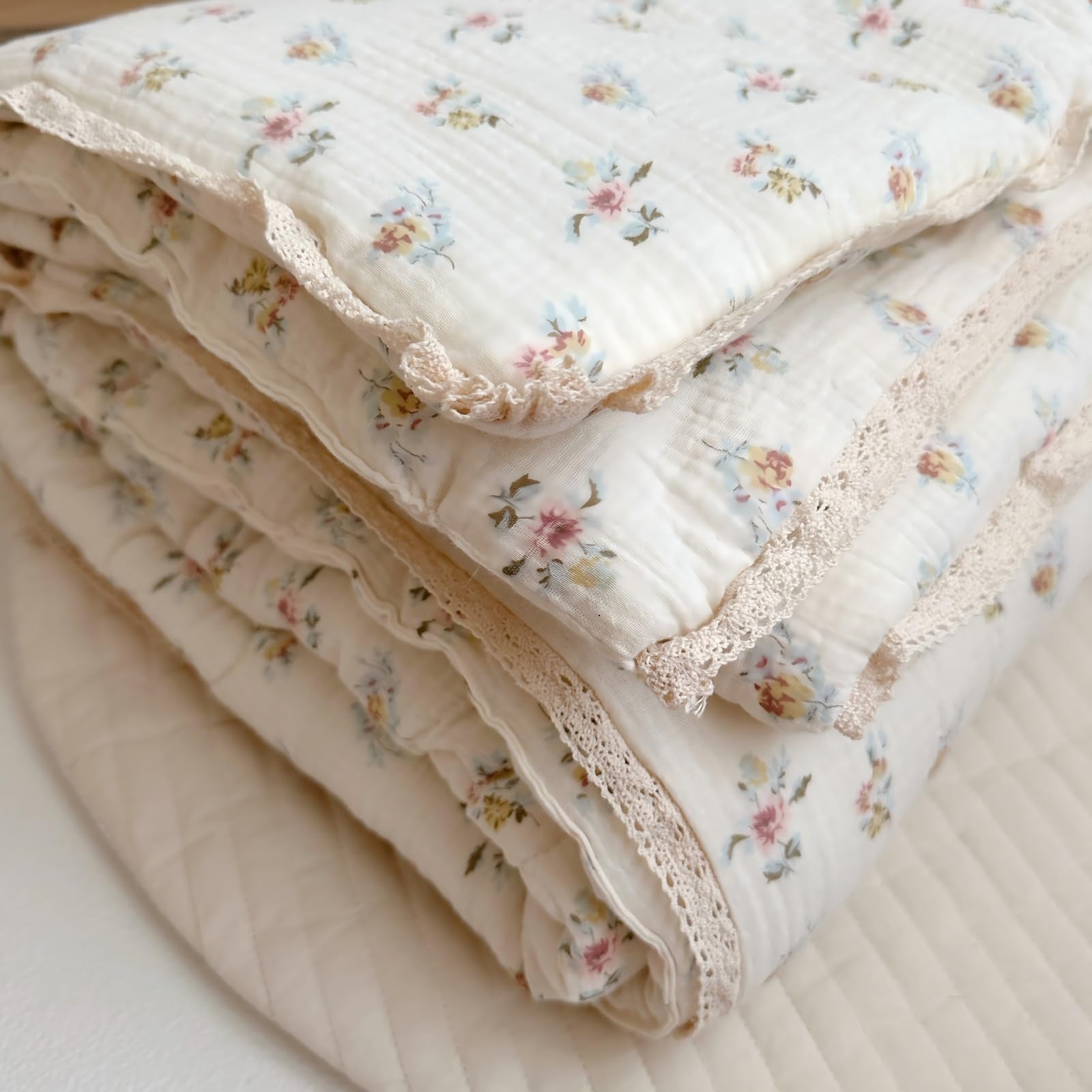 BuLuTu washable quilt keeps colors vibrant after washing.
