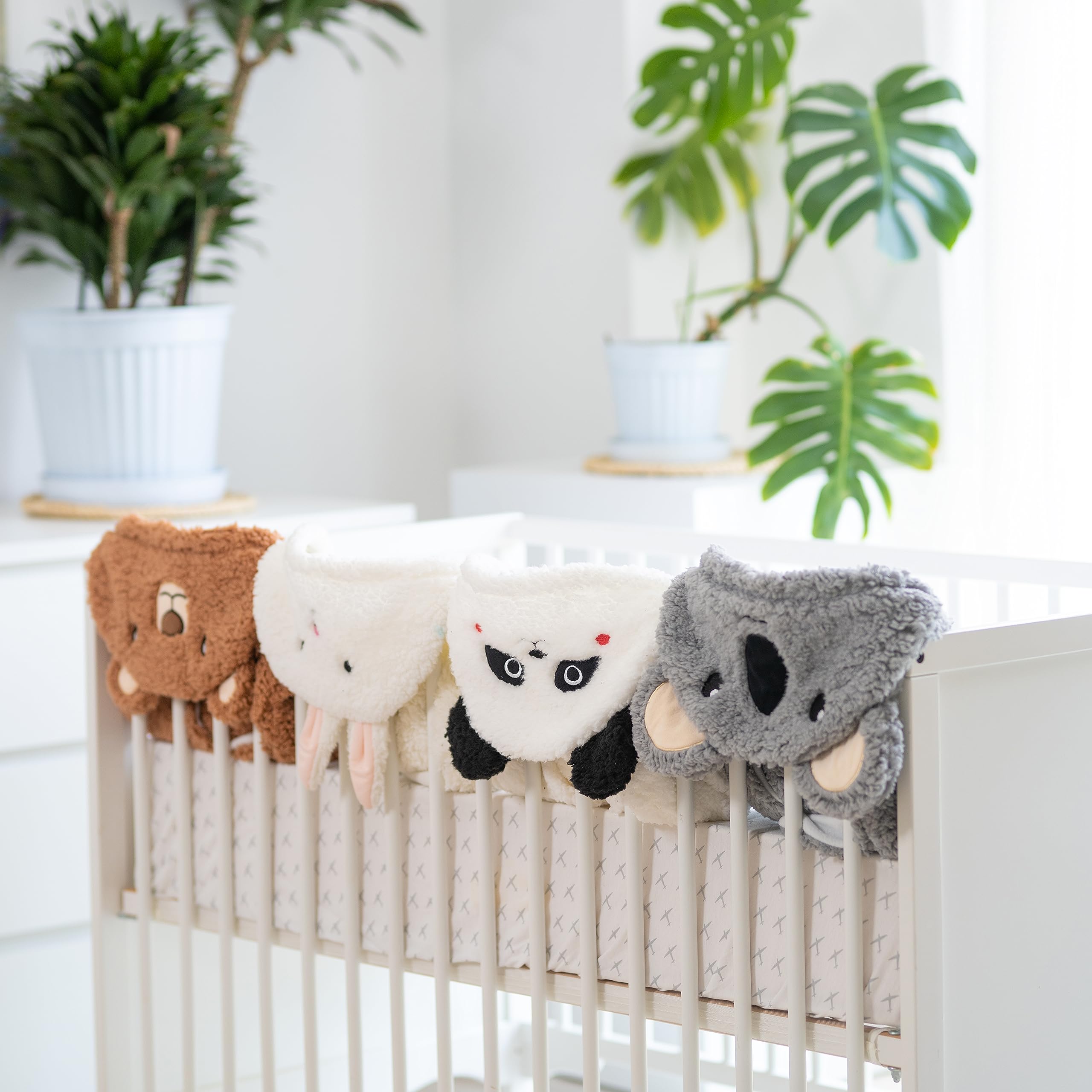 BYDOOO BD crib or pram blanket, versatile travel companion.