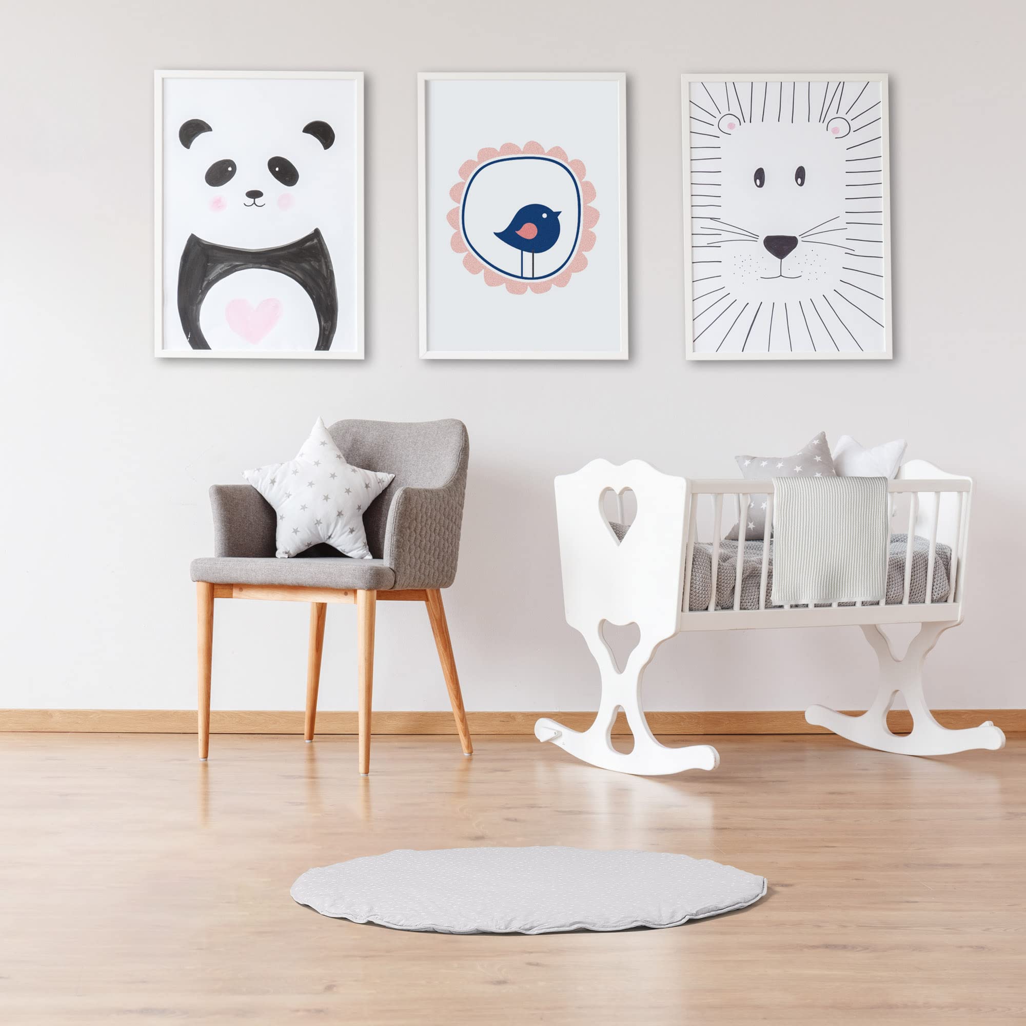 Byrd & Blume 40x40 inches mat provides ample space for baby activities.