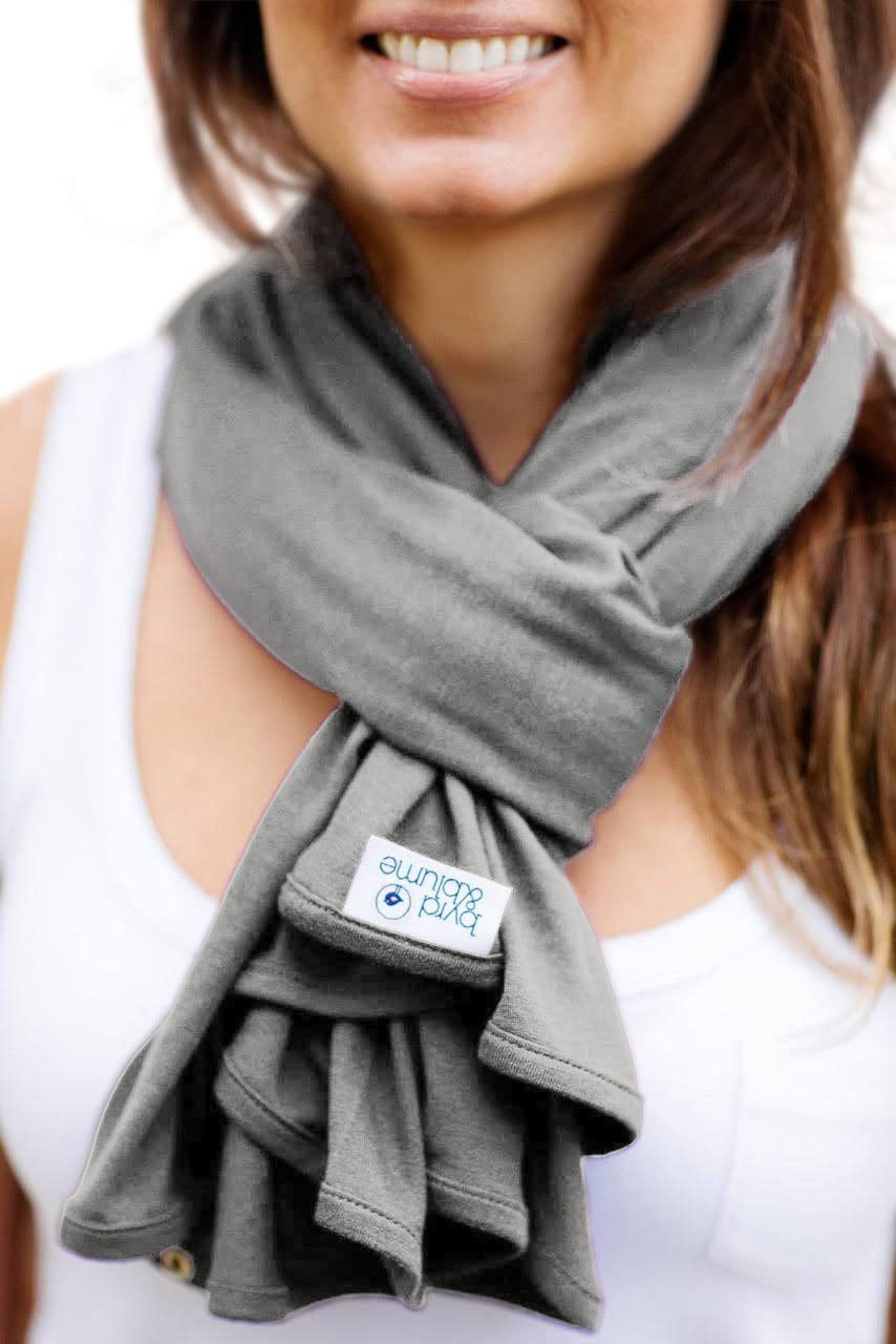 Byrd & Blume grey maternity cover complements outfits with a neutral tone.
