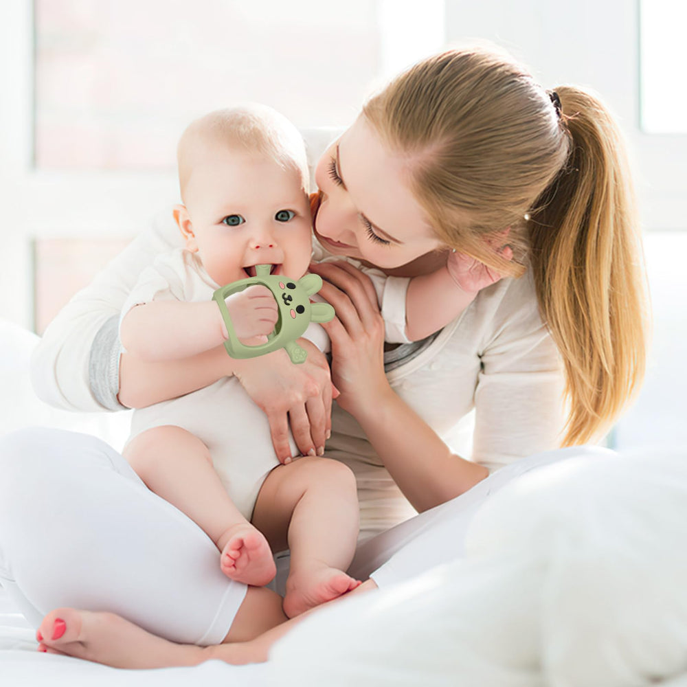 CAHILON easy-clean teething toy for quick cleaning