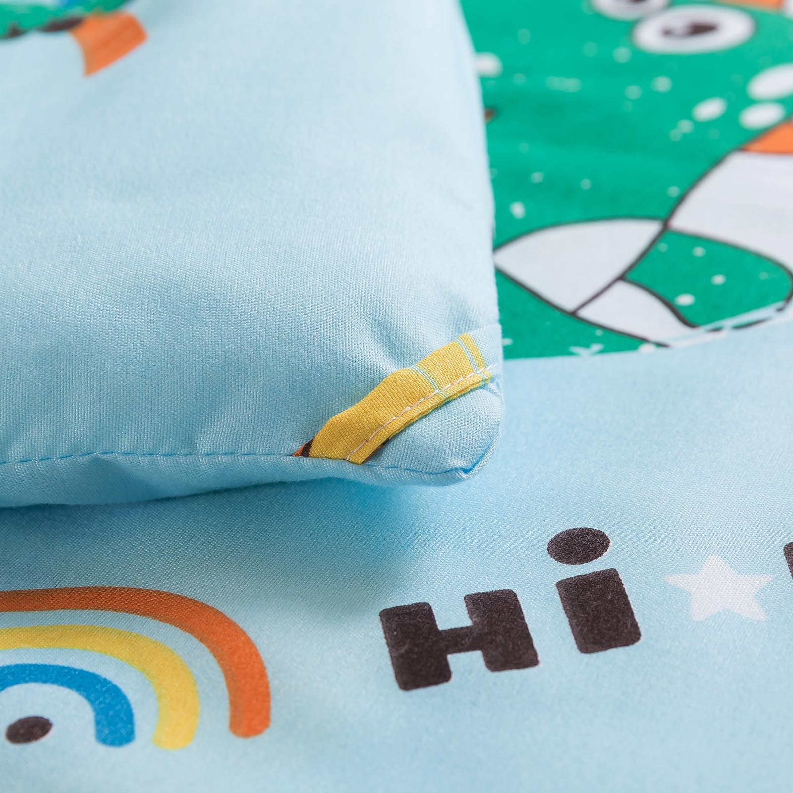 Caressma flat sheet 45x60 close-up illustrating generous coverage for toddlers