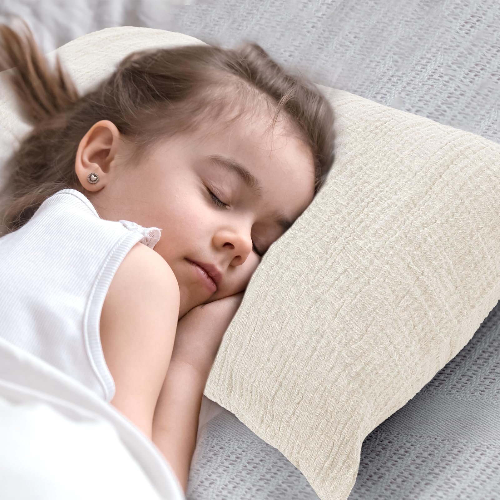 Versatile CARUILI pillowcase suitable for cribs, toddler beds, and travel.