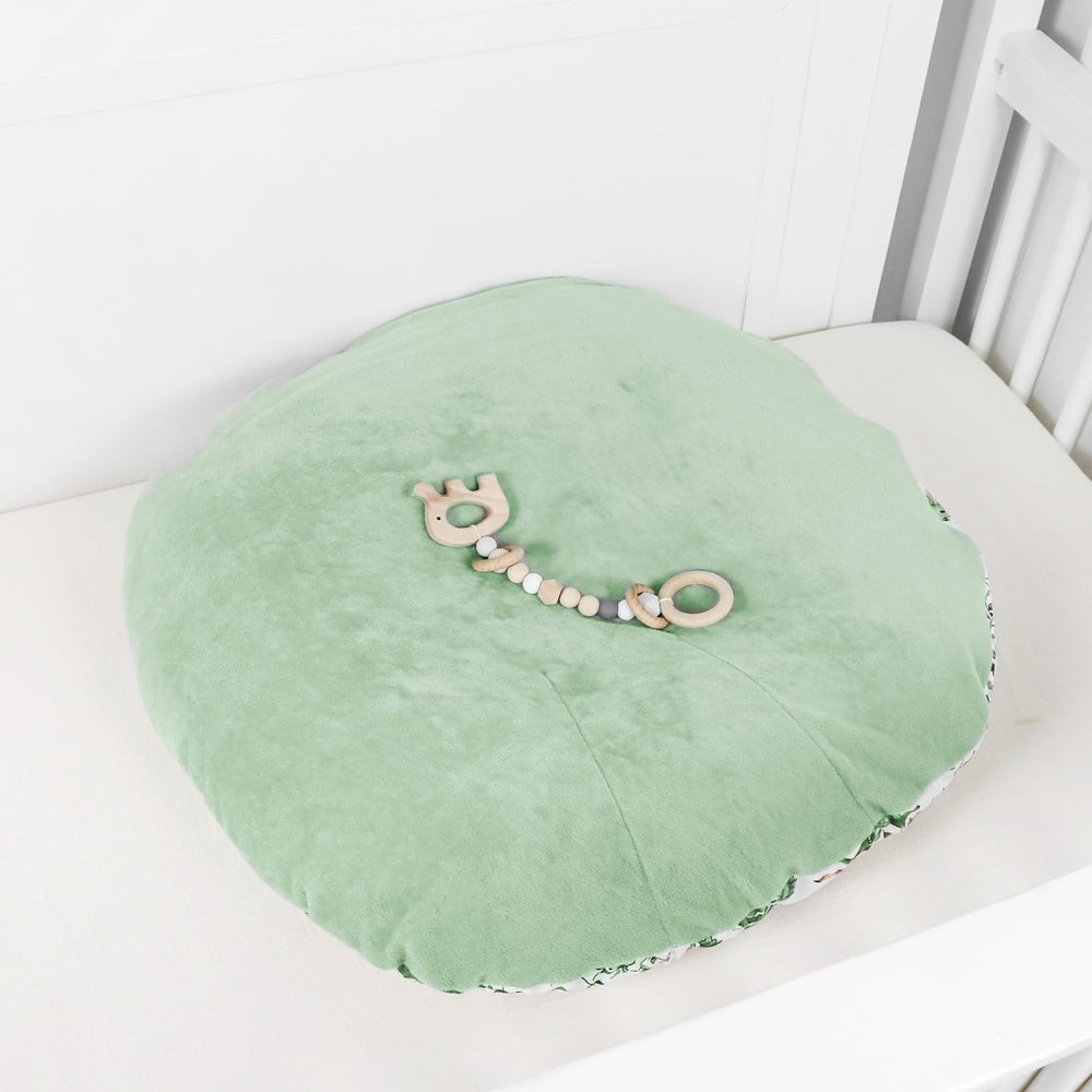 CARUILI green animal cover stays vibrant after easy cleanup