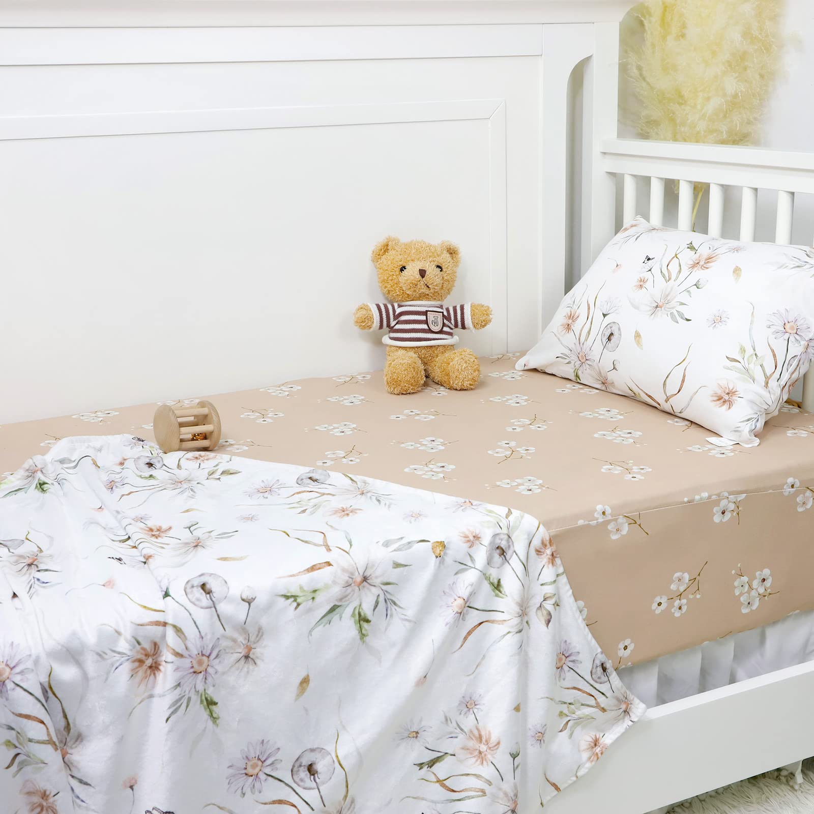 CARUILI nursery decor with wildflowers adds a calm vibe