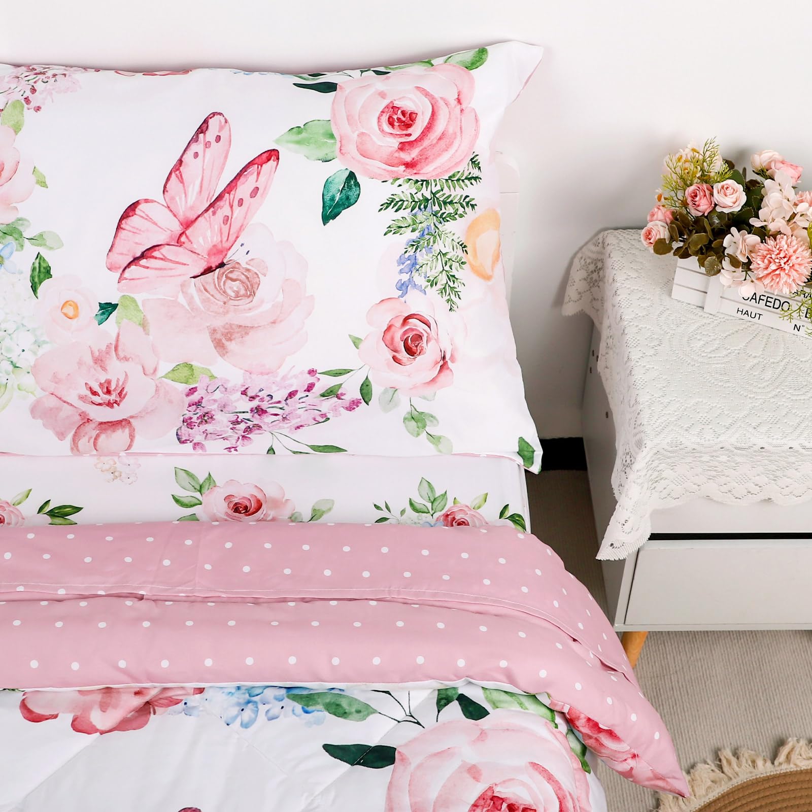 CARUILI pink floral fitted sheet provides snug toddler bed fit