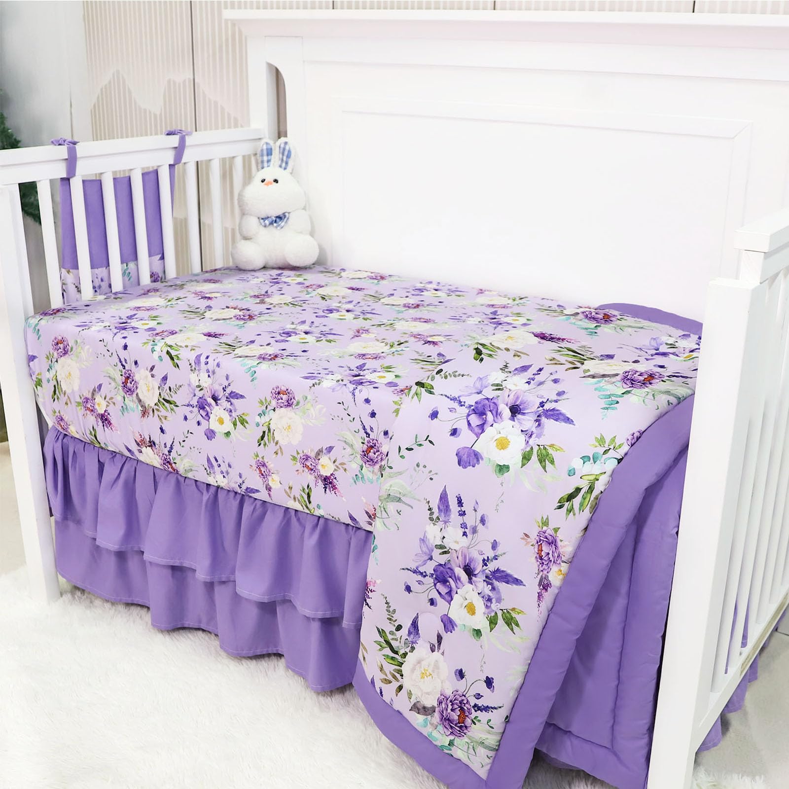 CARUILI fitted crib sheet close-up shows soft microfiber for secure, stretchy fit.
