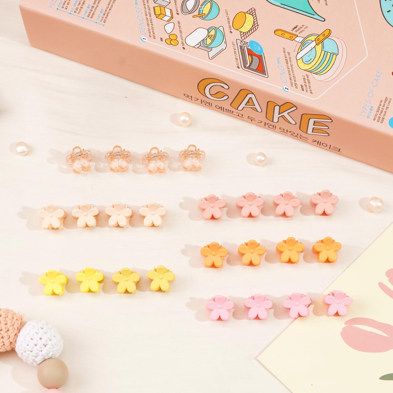 CÉLLOT compact plastic organizer keeps clips neatly stored.