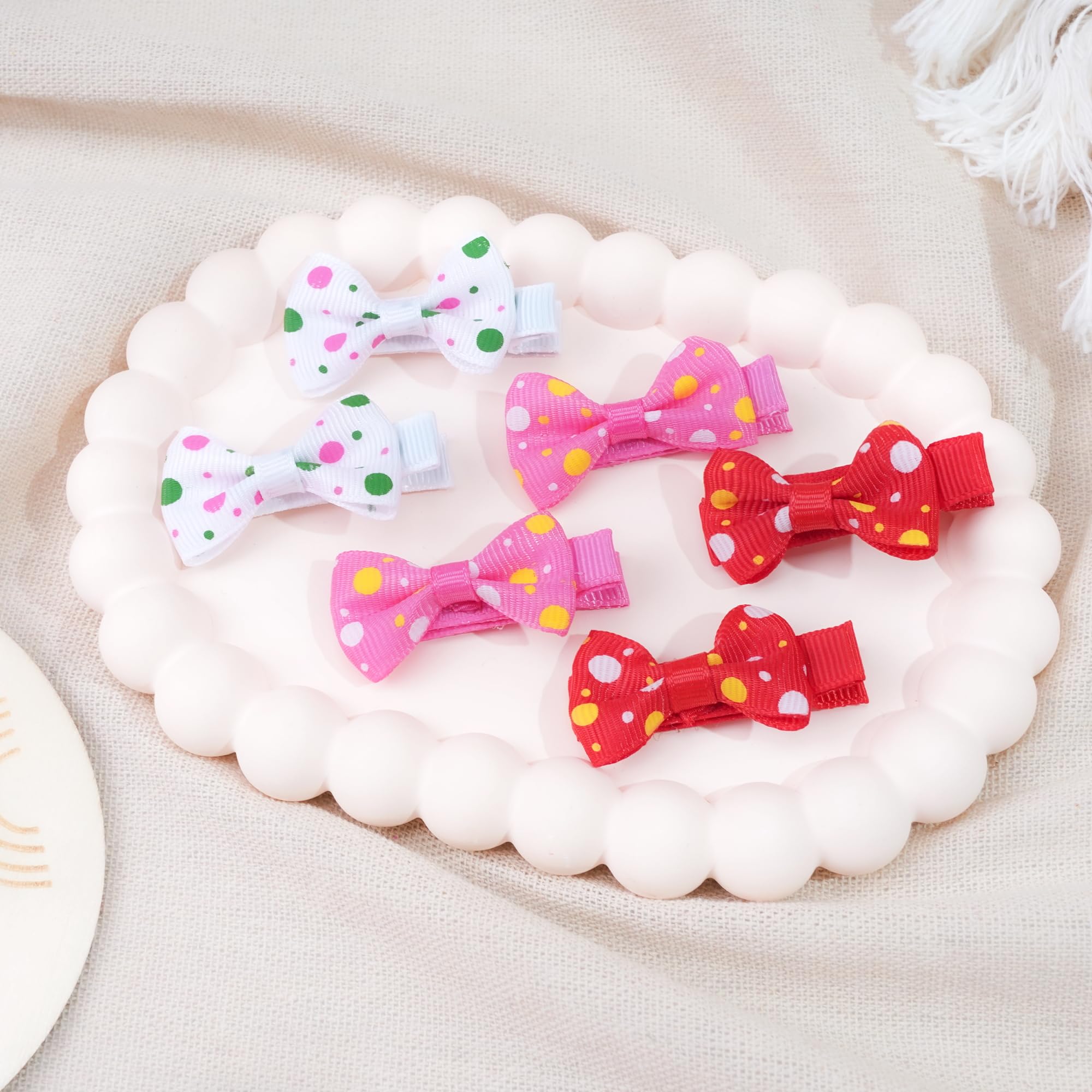 CÉLLOT gift box with multiple color bows for convenient gifting