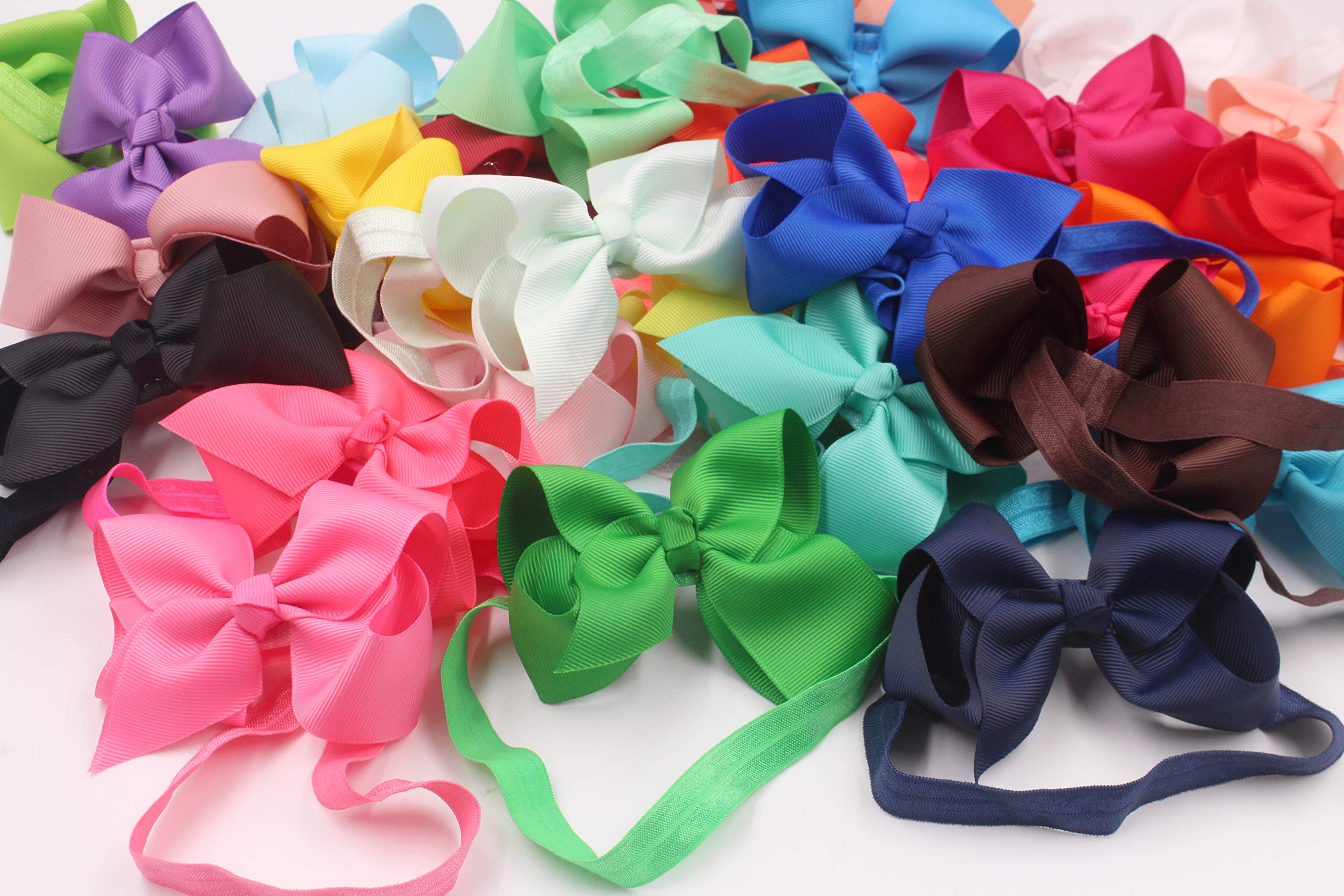 CÉLLOT pack of 40 headbands for mix-and-match looks.