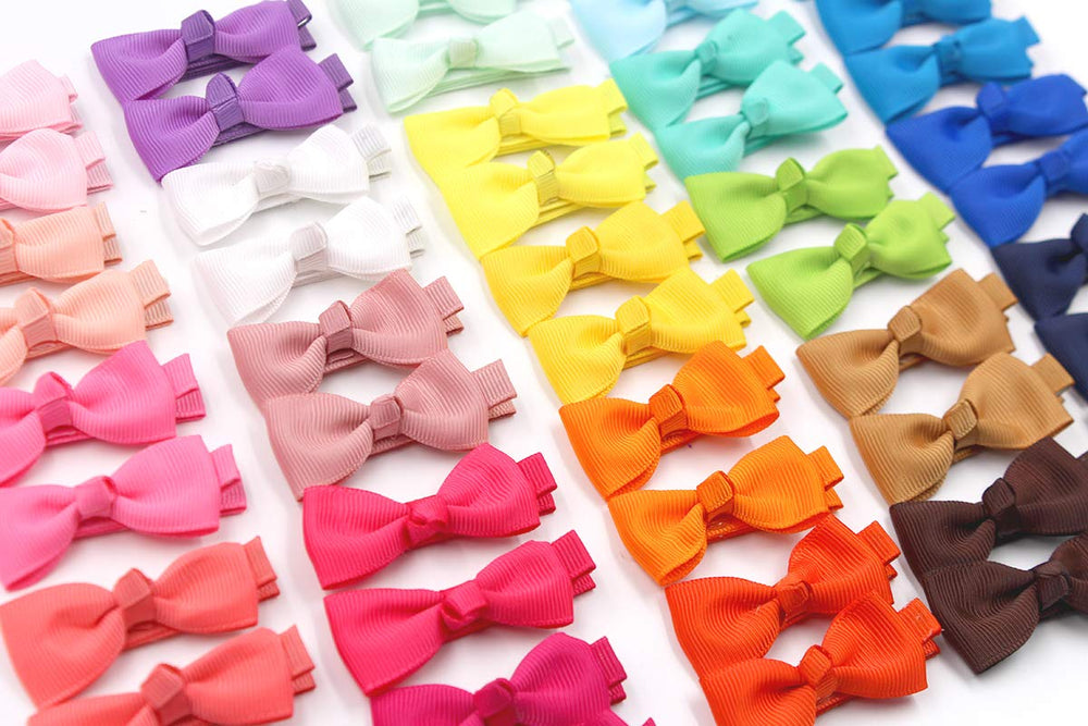 CÉLLOT gift-ready box for baby hair accessories and gifting.