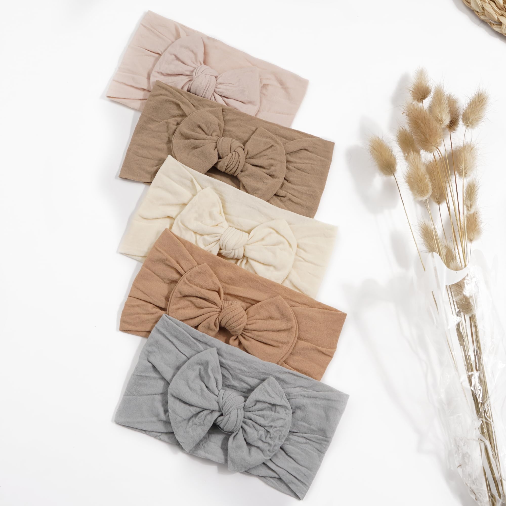 CÉLLOT headbands shine in baby showers and photoshoots.