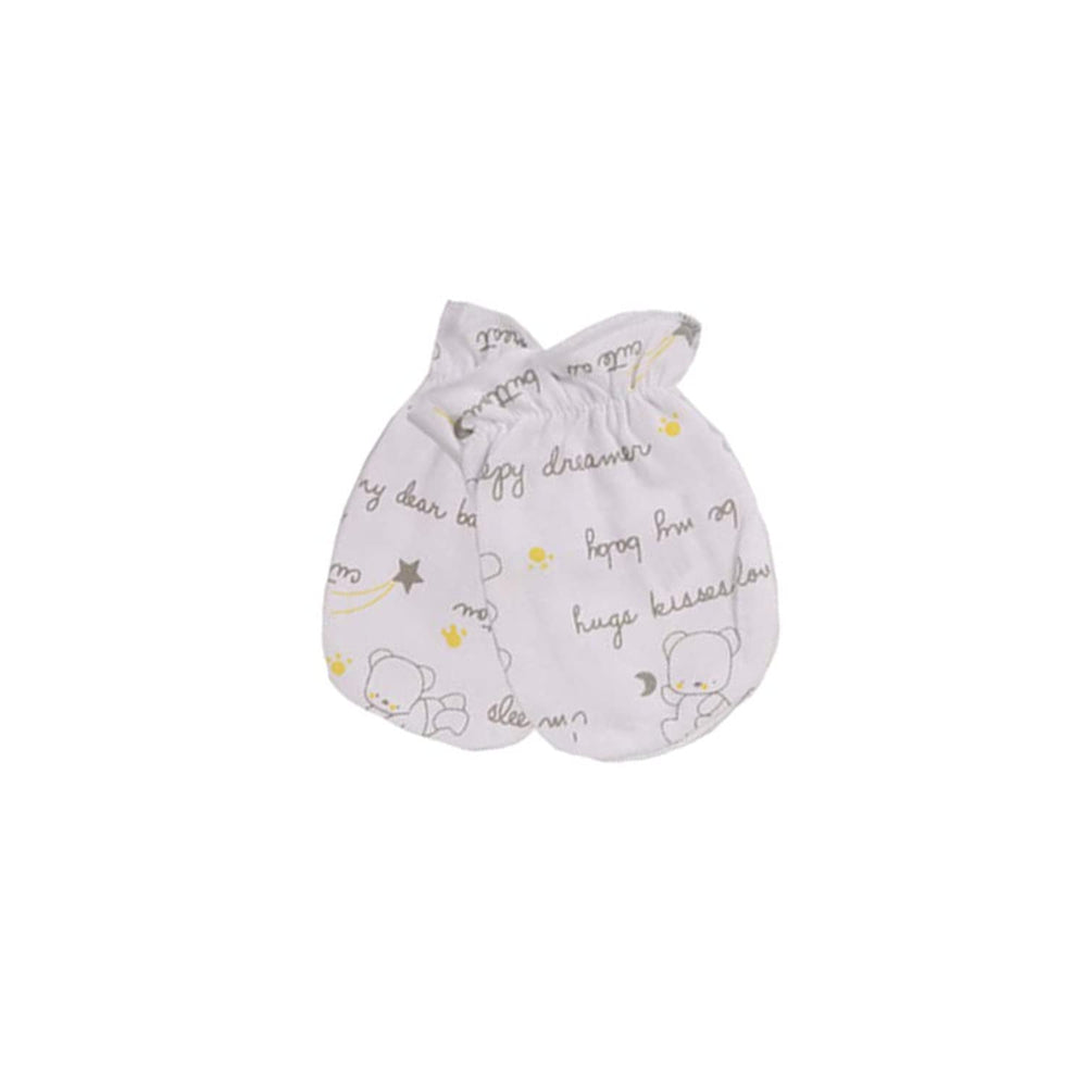 Chamie newborn mittens flatlay—easy style and scratch protection for delicate skin