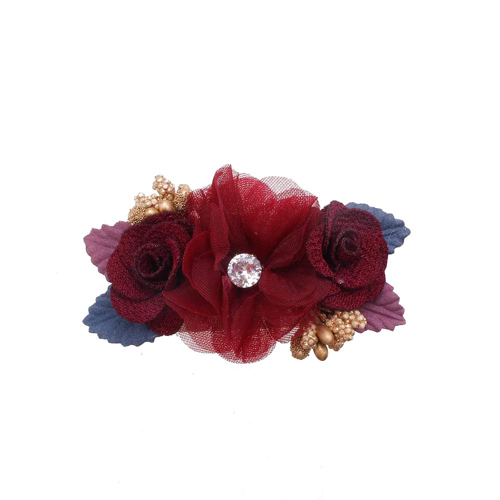 Cherrboll cream-pearl clip features subtle floral detail.