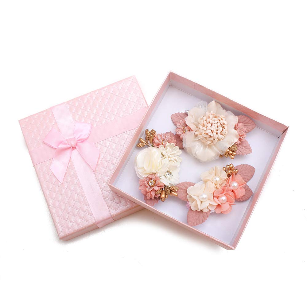 Non-slip alligator clip covered in ribbon for secure hold.