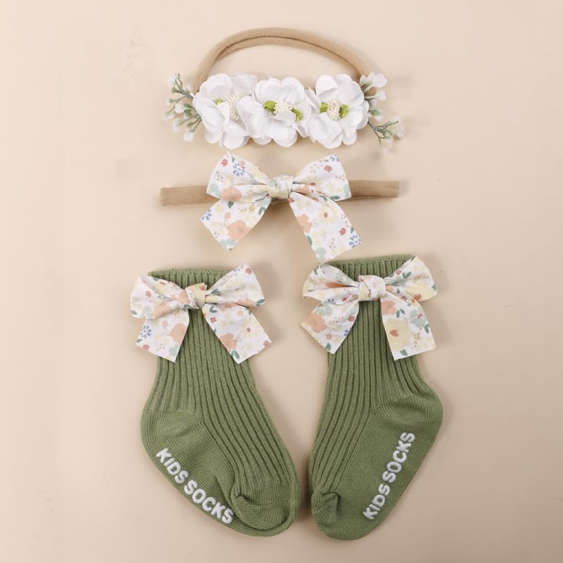 Cherrboll knitted socks for 0-24 months, gentle knit for all-day wear.