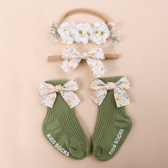 Cherrboll knitted socks for 0-24 months, gentle knit for all-day wear.