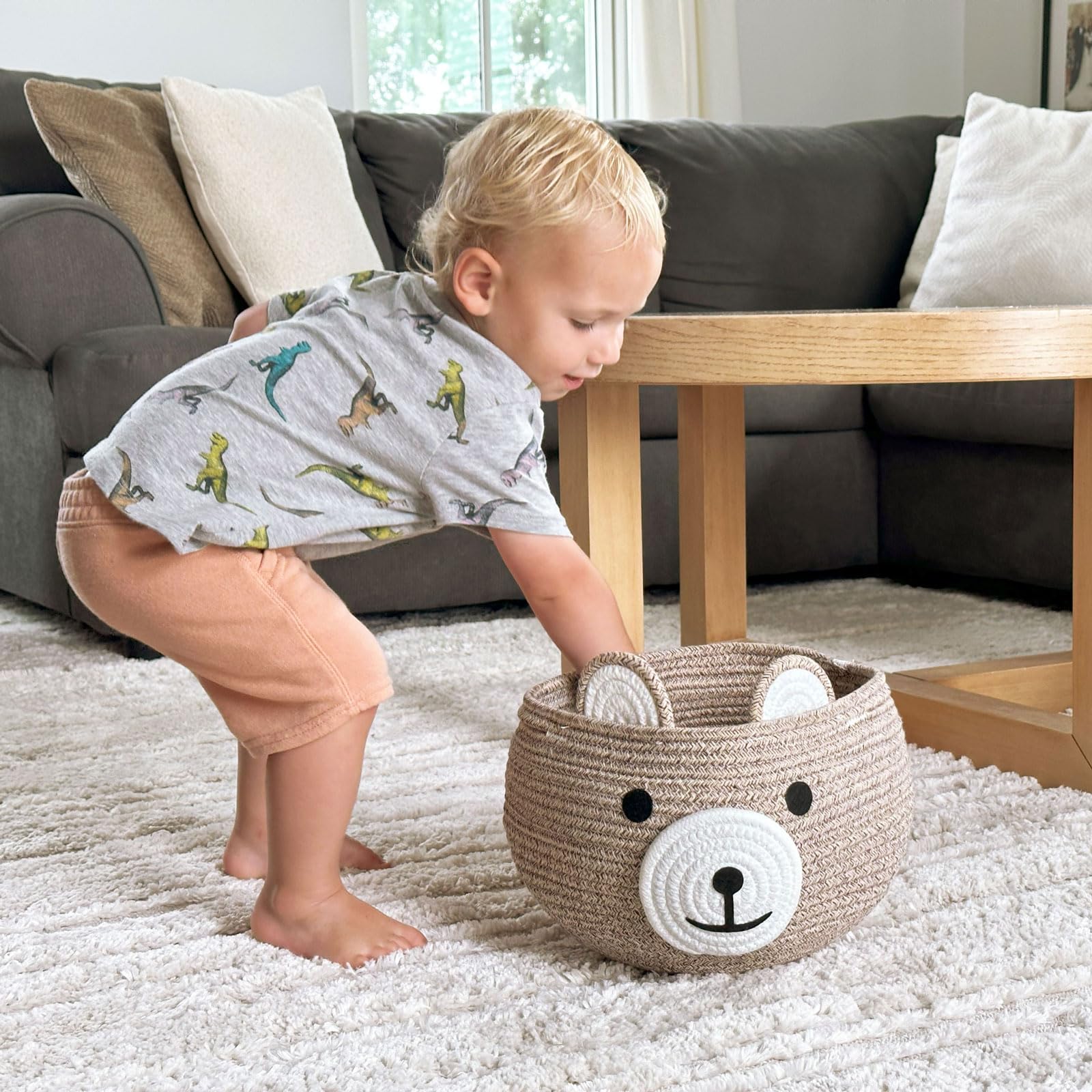 CherryNow bear basket handles close-up, easy to move around