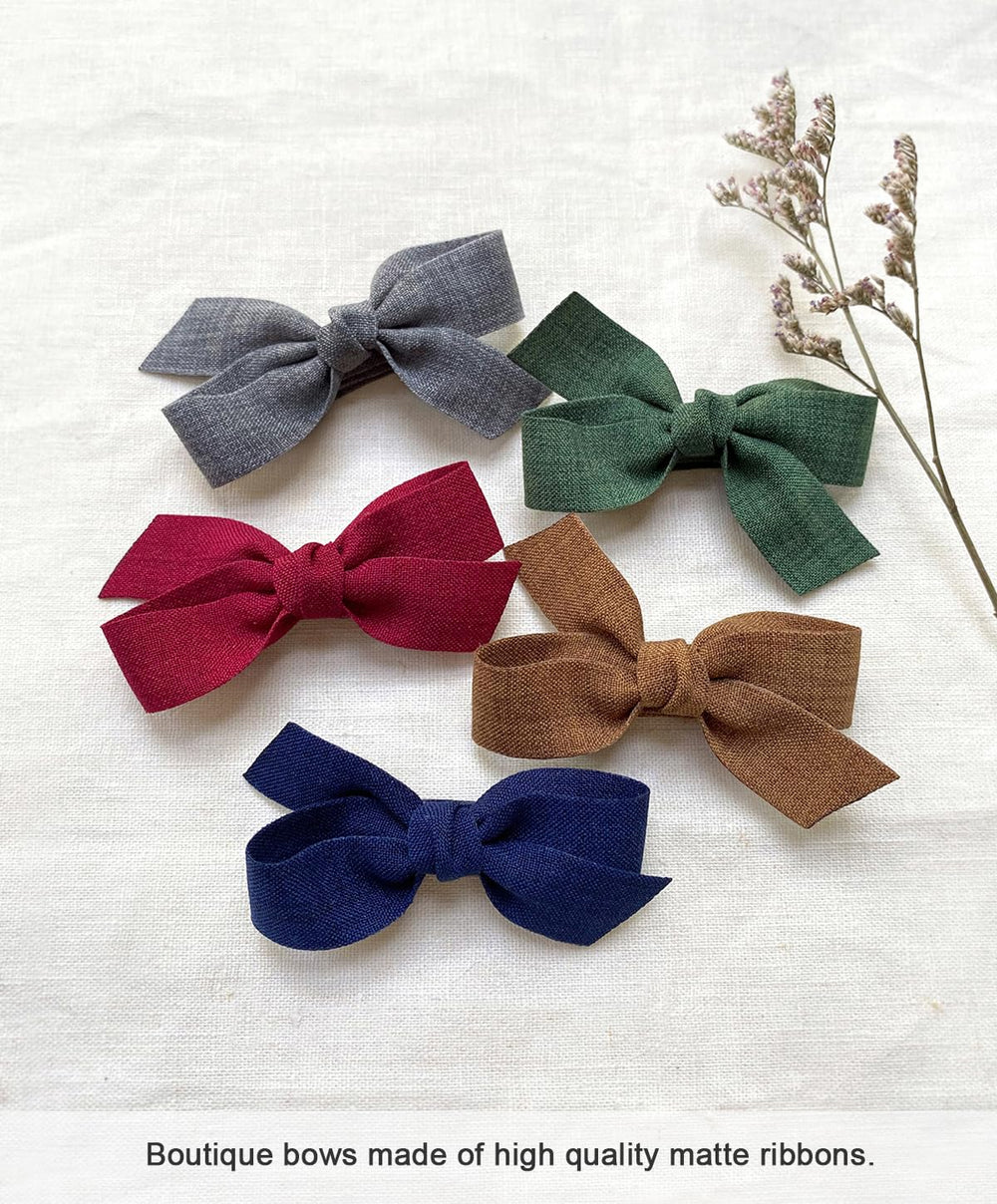 Cherssy boutique bows for infants and toddlers enhance outfits.