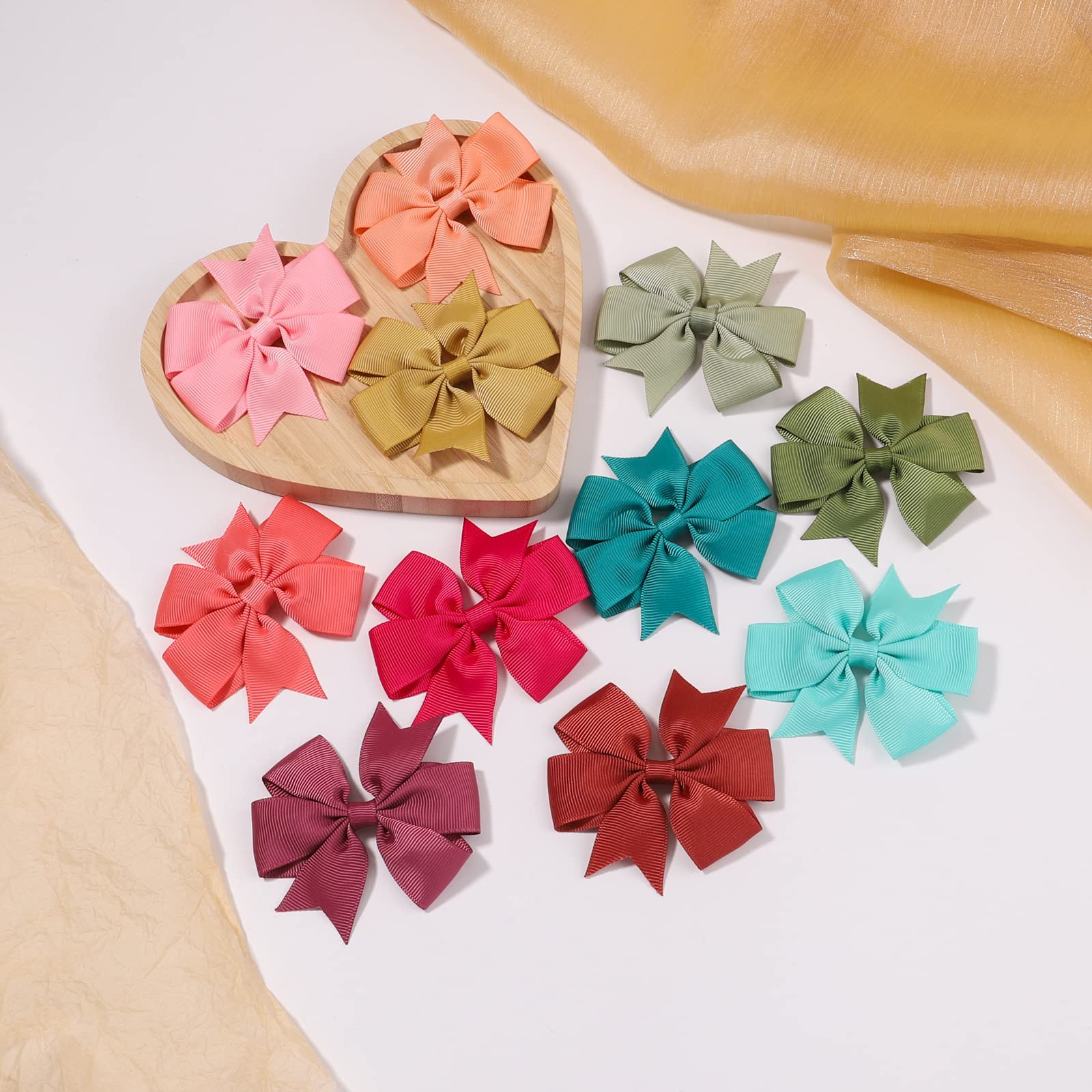 Choicbaby pigtail bows in use show lightweight design for all-day wear.