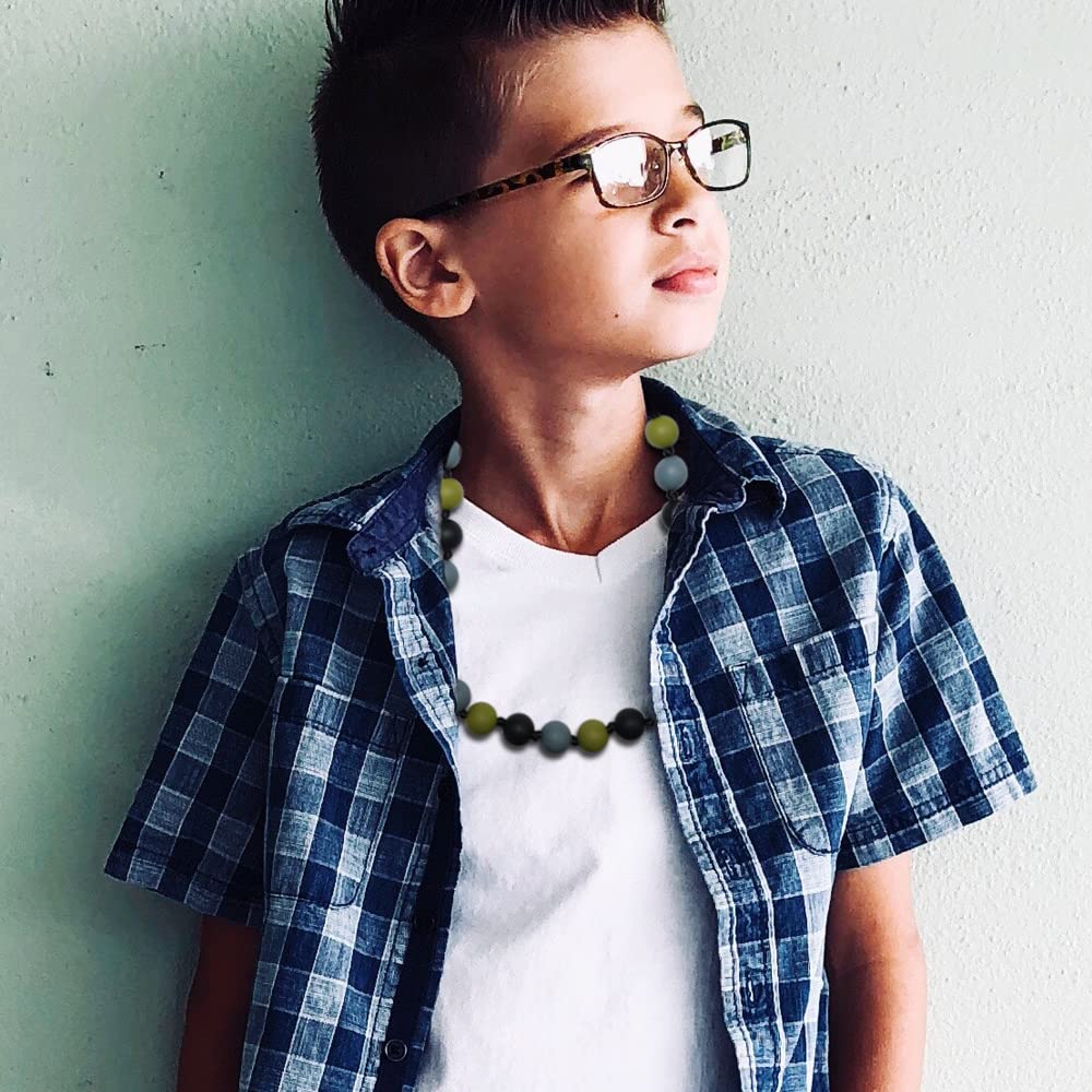 Choneer two-piece sensory necklaces in use at home or school