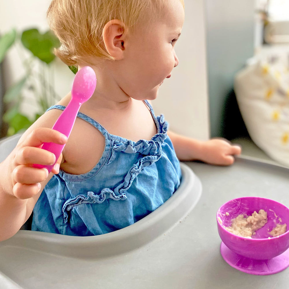 ChooMee silicone spoon features a flexible neck for bowl-friendly scooping.