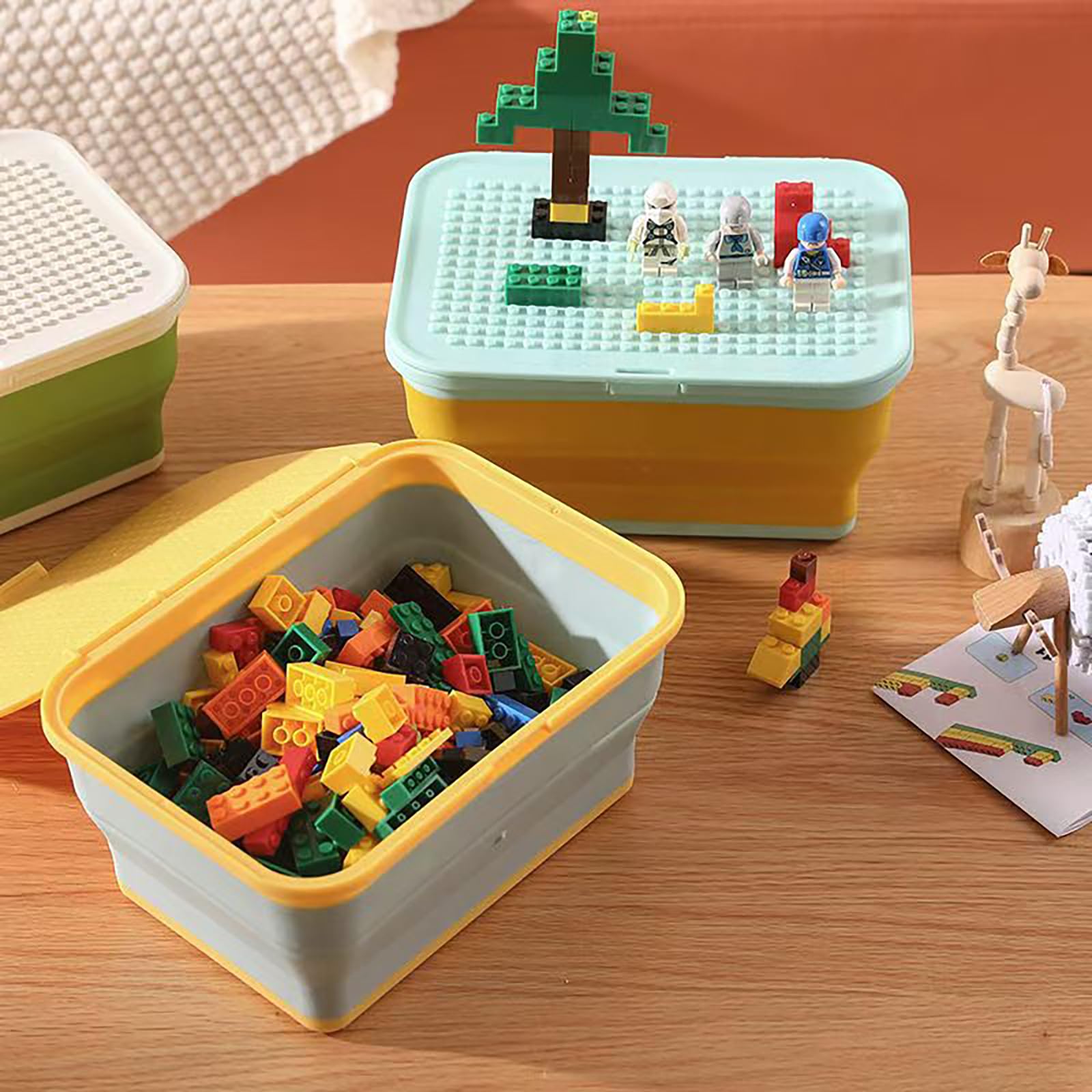CIKE baseplate lid transforms into a building surface for Lego creativity