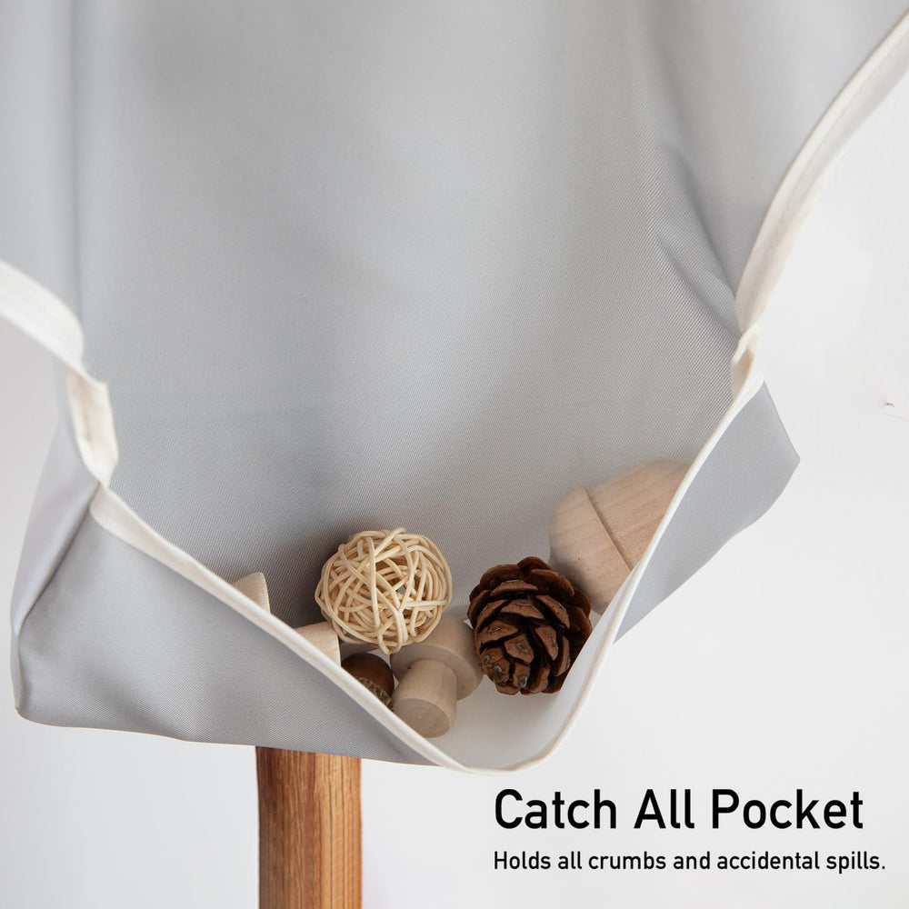 Civarua Kids bib with 3D-pocket-closure keeps food inside during self-feeding