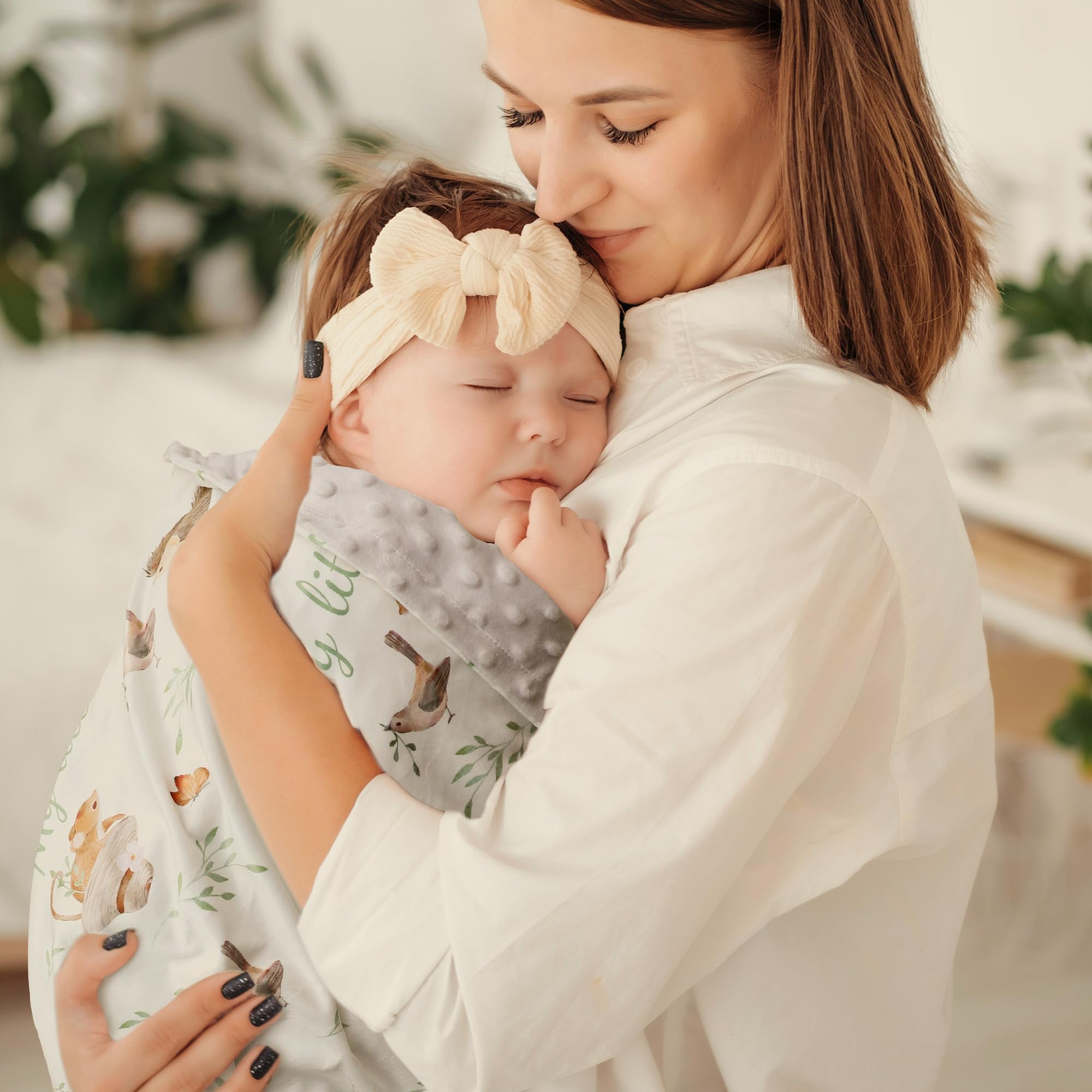 Civarua Kids Animal World blanket crib-ready setup showcases safe baby sleep surface.