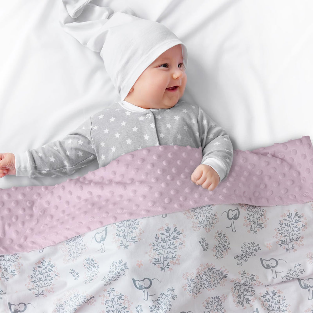 Civarua Kids checkerboard print blanket adds style to crib.