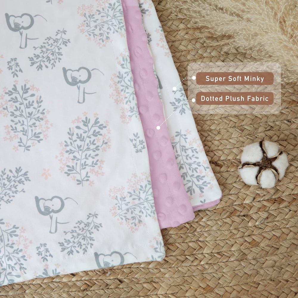 Civarua Kids whales print blanket with soft fleece backing.